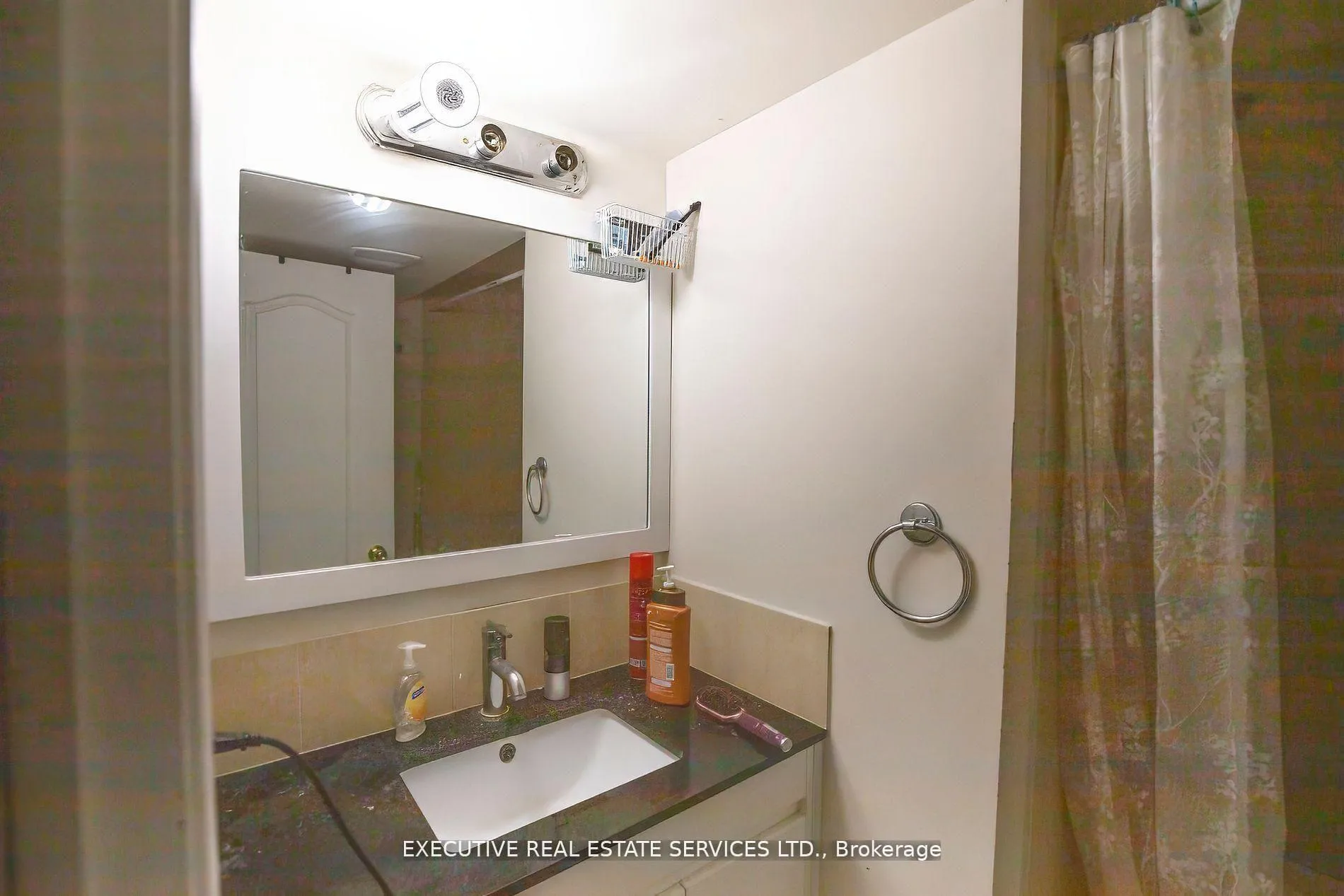 Photo 12 of 16 Sandway Drive, Brampton, Fletcher's Meadow — HOMEH