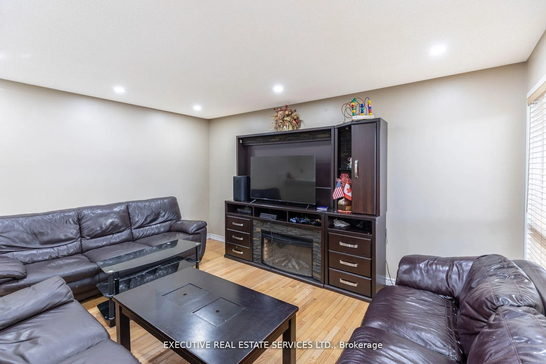 Photo 14 of 16 Sandway Drive, Brampton, Fletcher's Meadow — HOMEH