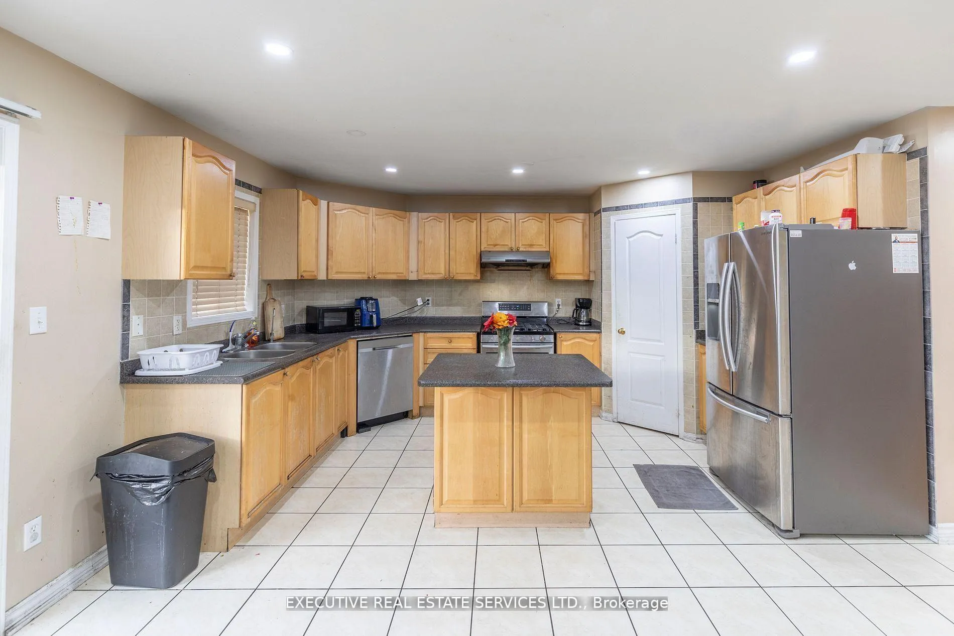 Photo 17 of 16 Sandway Drive, Brampton, Fletcher's Meadow — HOMEH
