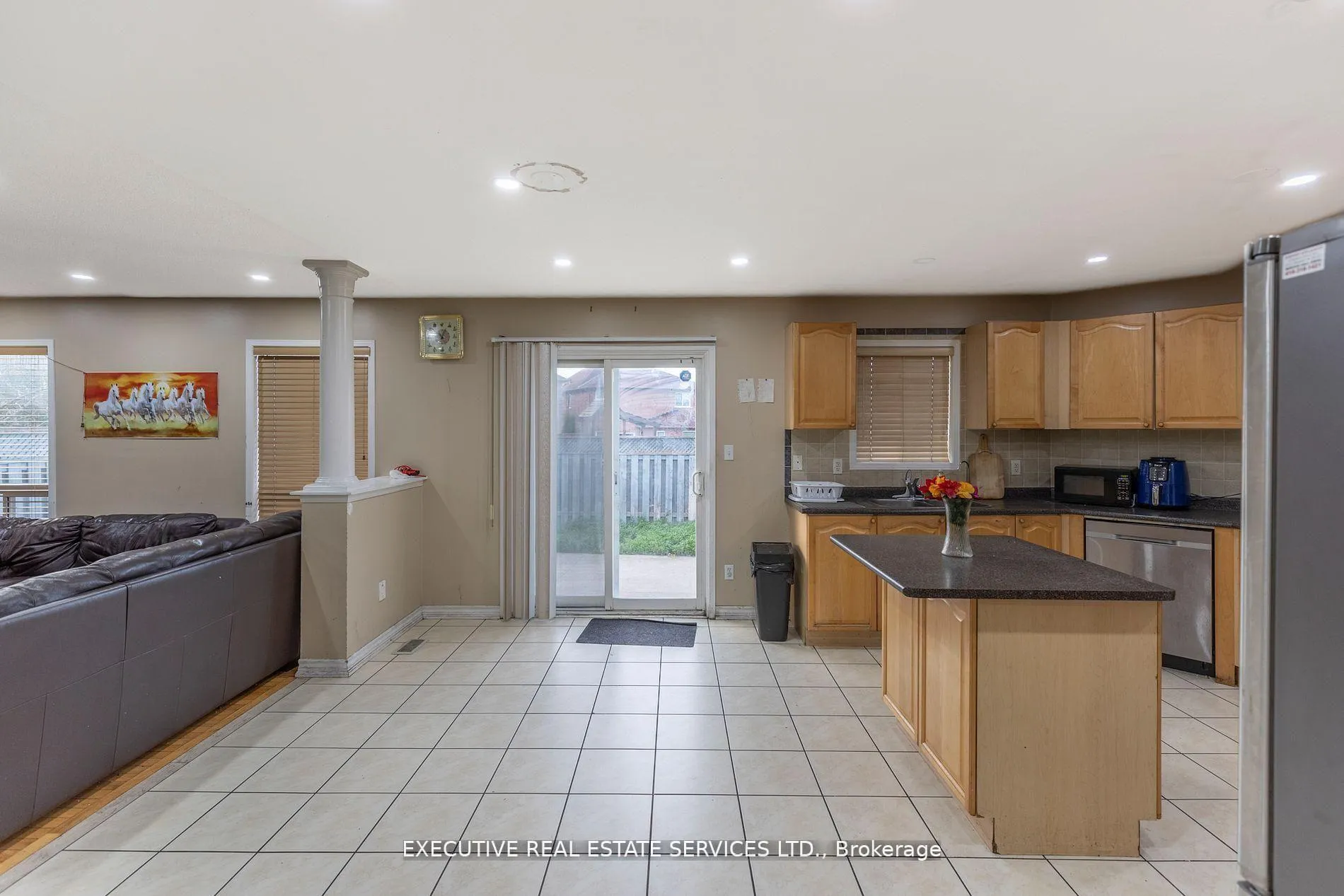 Photo 22 of 16 Sandway Drive, Brampton, Fletcher's Meadow — HOMEH