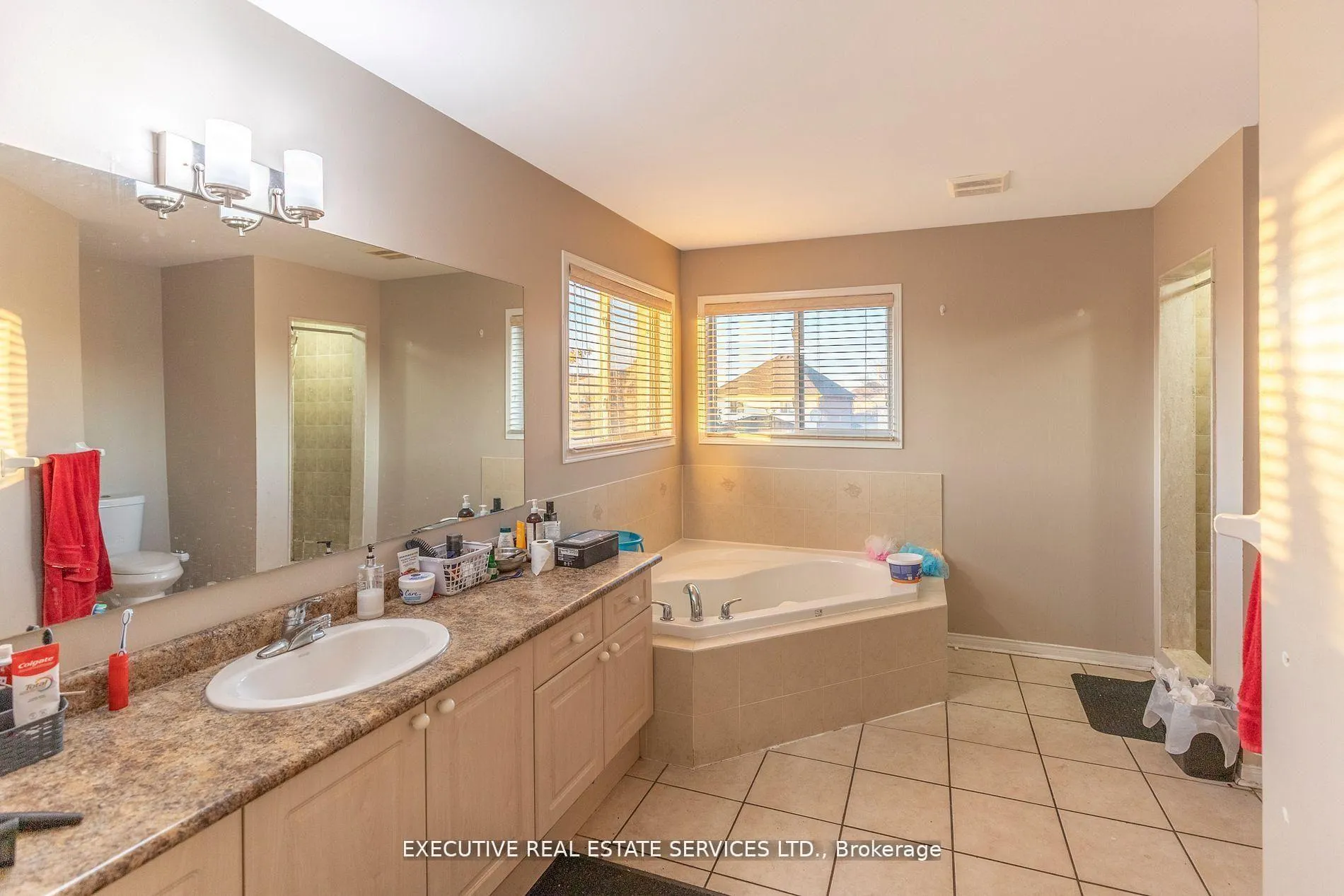 Photo 37 of 16 Sandway Drive, Brampton, Fletcher's Meadow — HOMEH