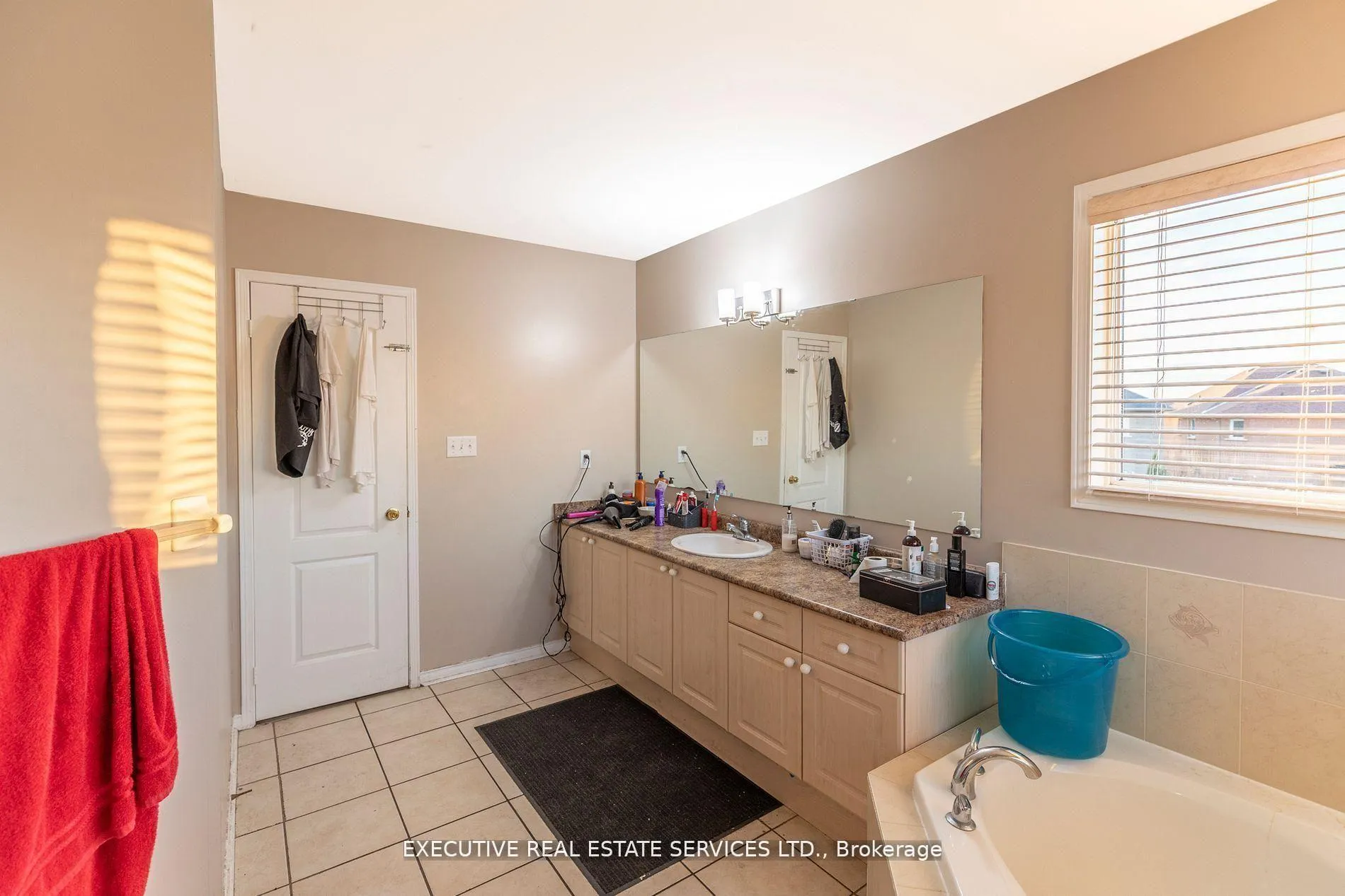 Photo 45 of 16 Sandway Drive, Brampton, Fletcher's Meadow — HOMEH