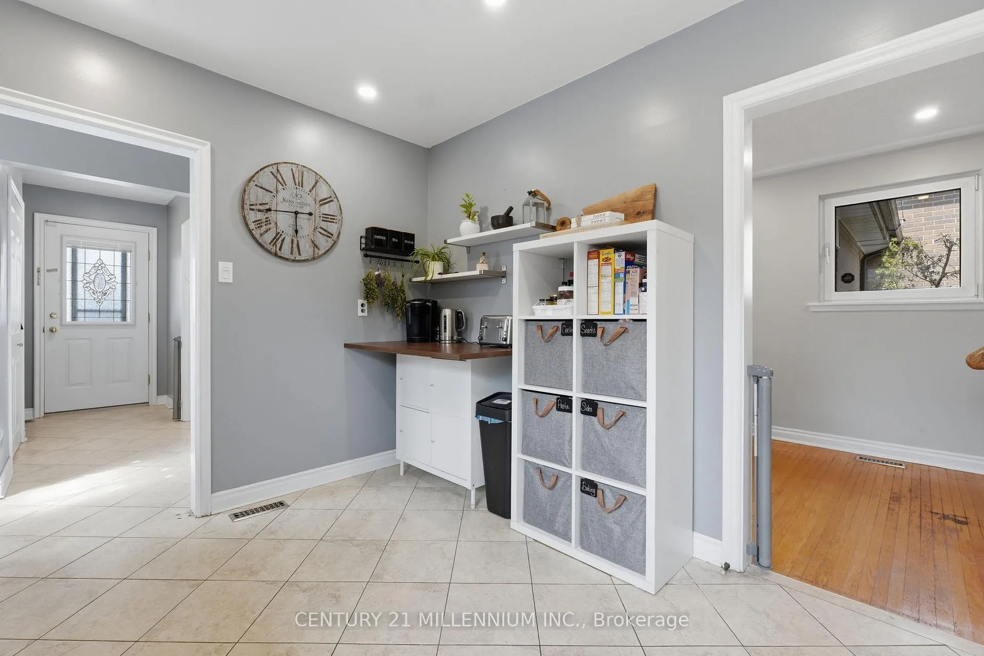 Photo 12 of 35 Doncaster Drive, Brampton, Southgate — HOMEH