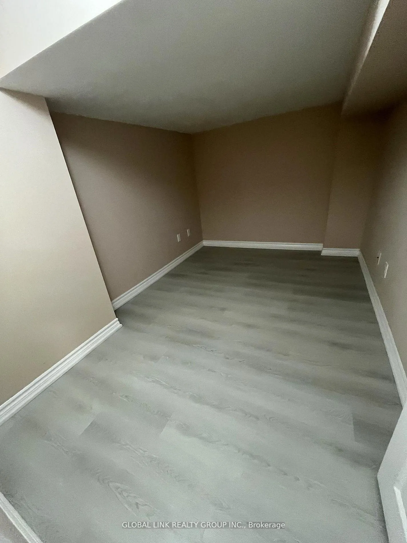 Photo 2 of Unit basement, 166 Valentina Drive, Markham, Village Green-South Unionville — HOMEH