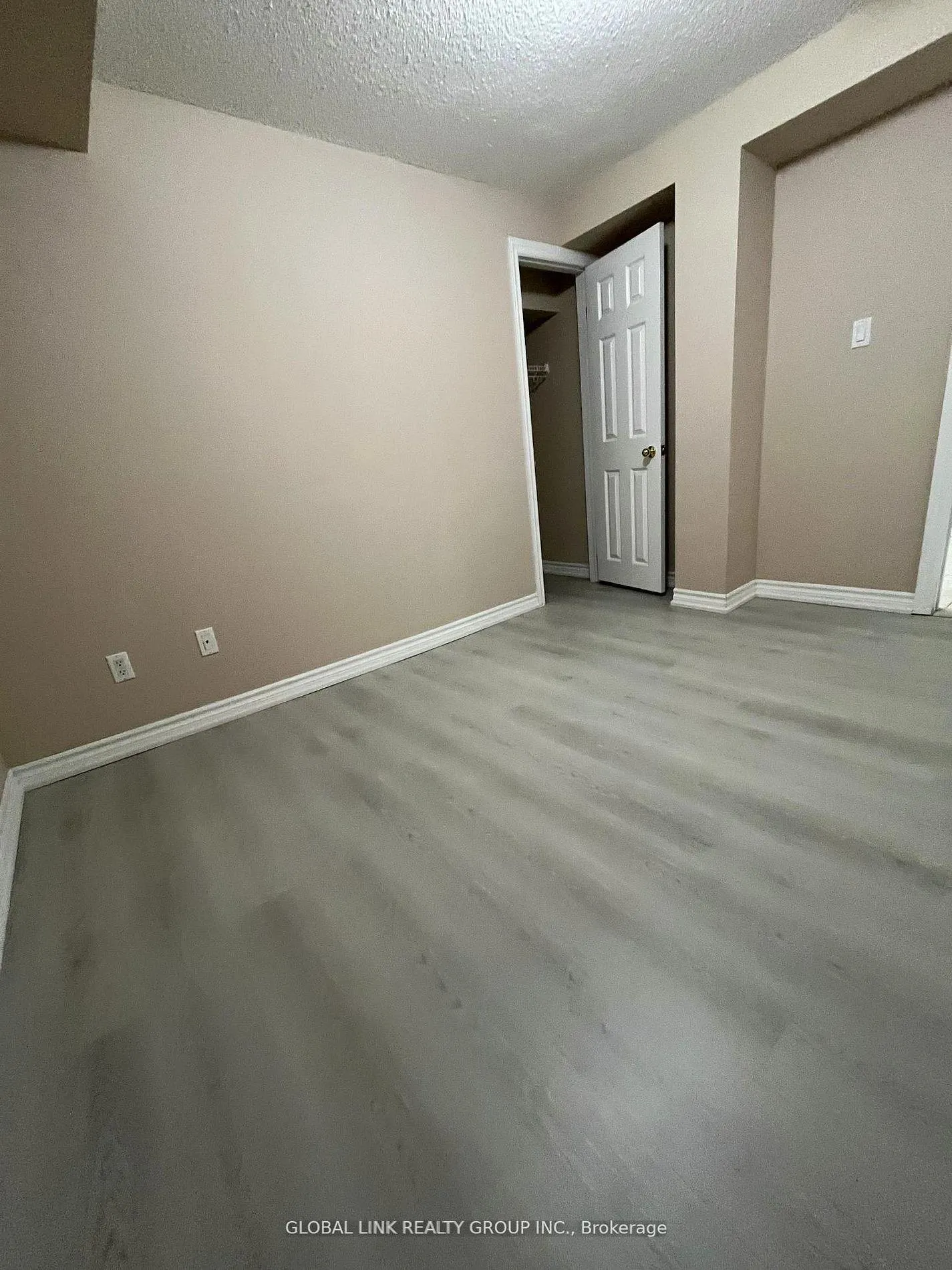 Photo 4 of Unit basement, 166 Valentina Drive, Markham, Village Green-South Unionville — HOMEH