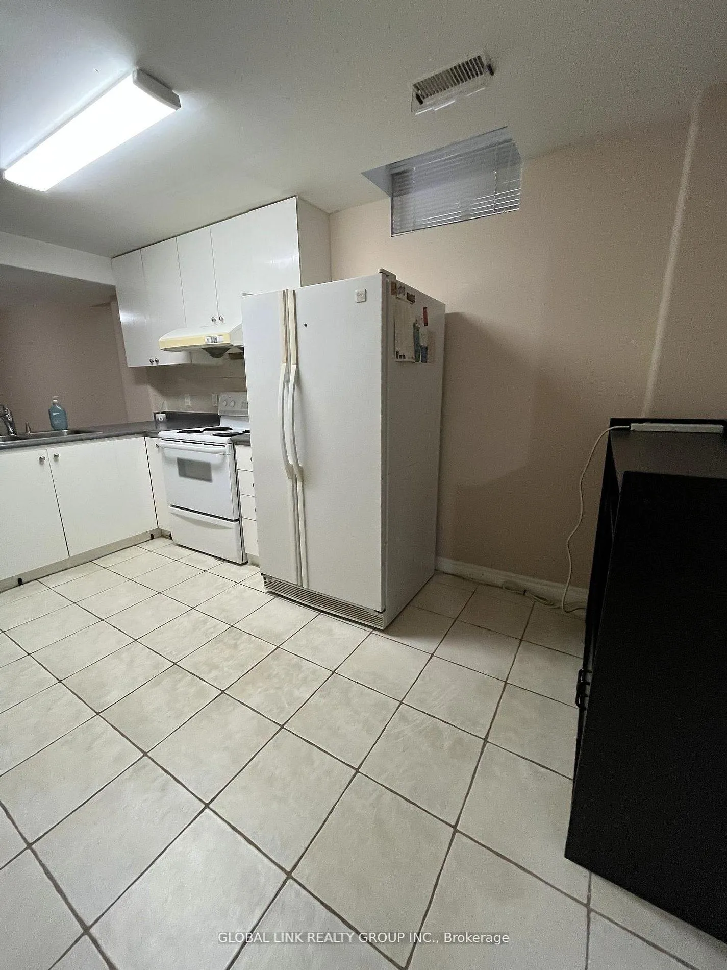 Photo 6 of Unit basement, 166 Valentina Drive, Markham, Village Green-South Unionville — HOMEH