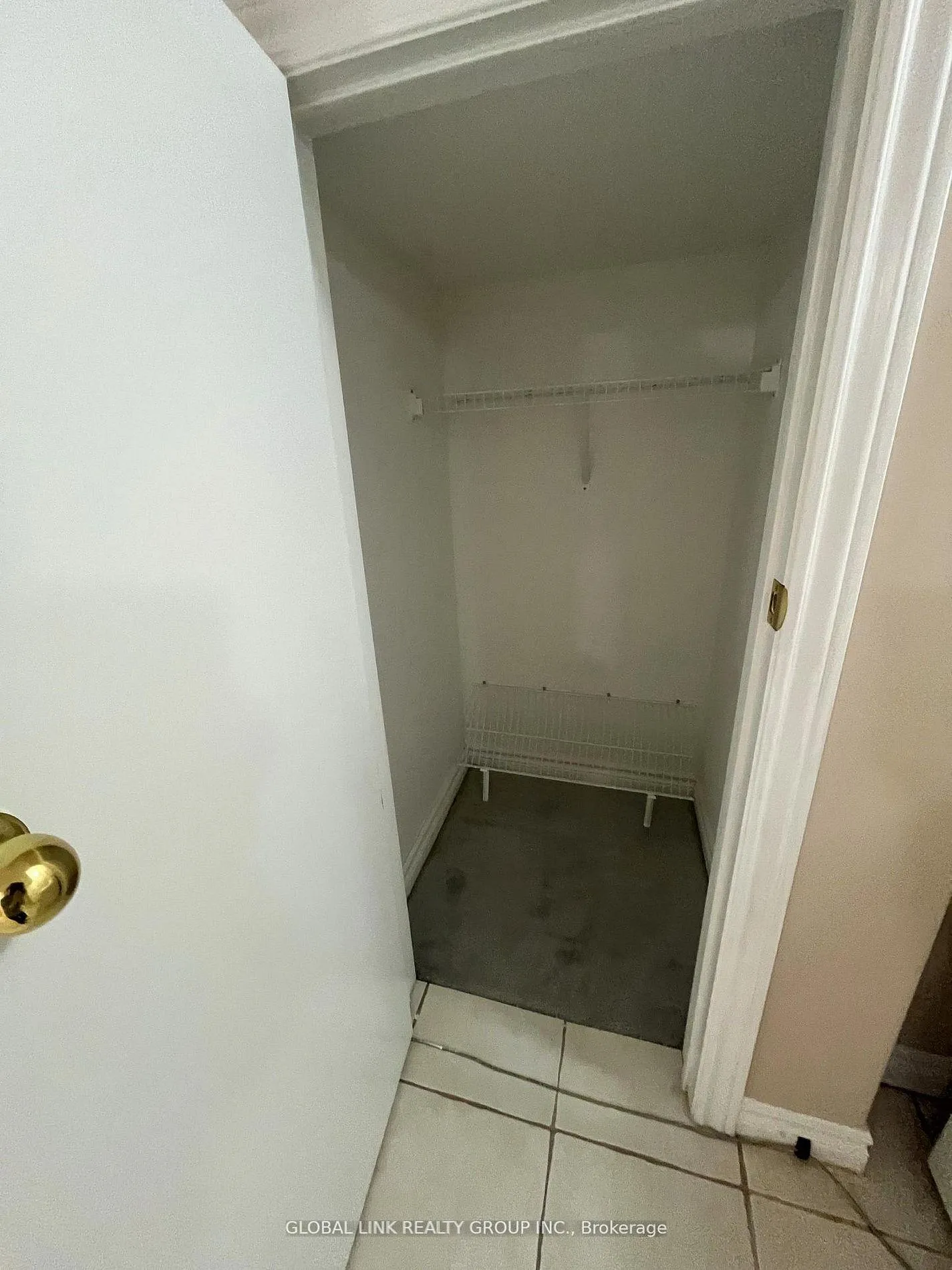 Photo 12 of Unit basement, 166 Valentina Drive, Markham, Village Green-South Unionville — HOMEH