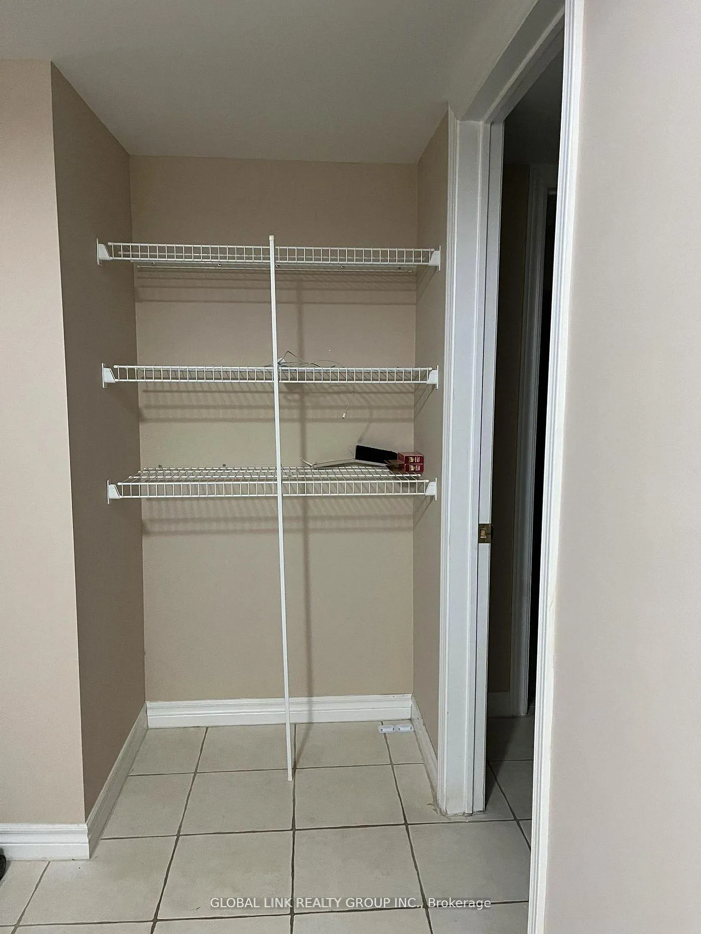 Photo 15 of Unit basement, 166 Valentina Drive, Markham, Village Green-South Unionville — HOMEH