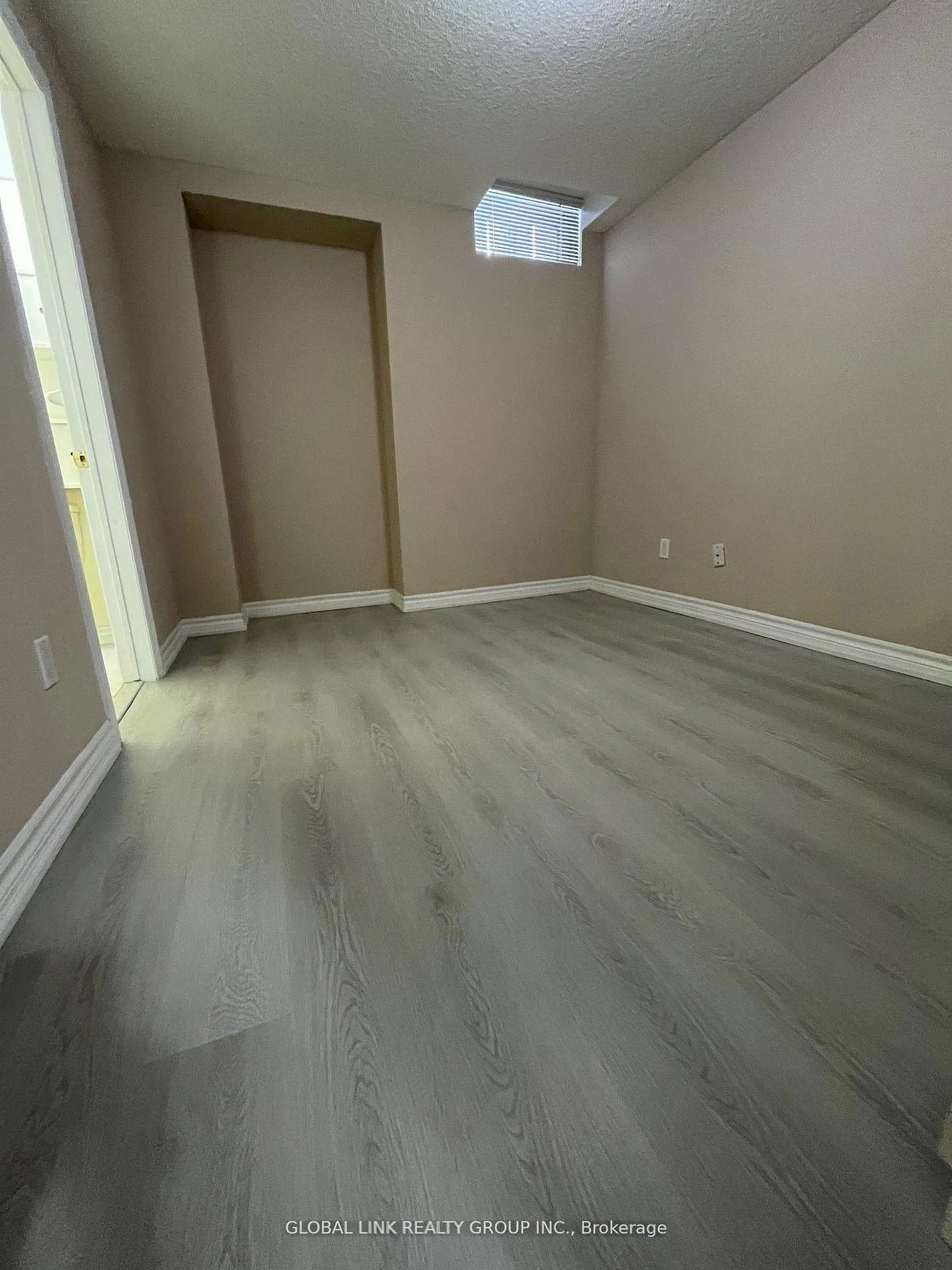 Photo 16 of Unit basement, 166 Valentina Drive, Markham, Village Green-South Unionville — HOMEH