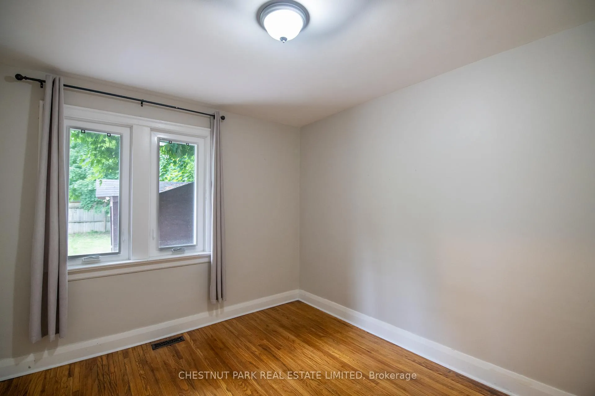 Photo 10 of 174 Gibbons Street, Oshawa, McLaughlin — HOMEH