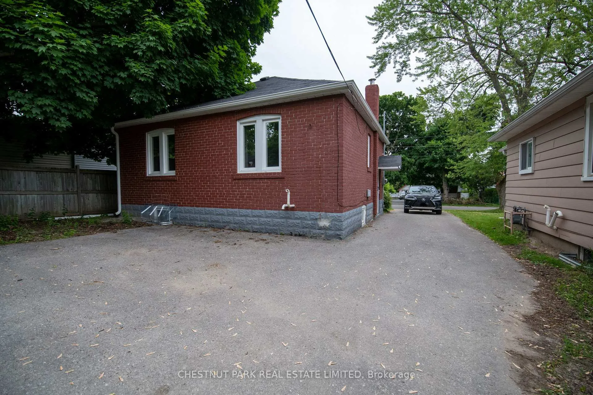 Photo 24 of 174 Gibbons Street, Oshawa, McLaughlin — HOMEH