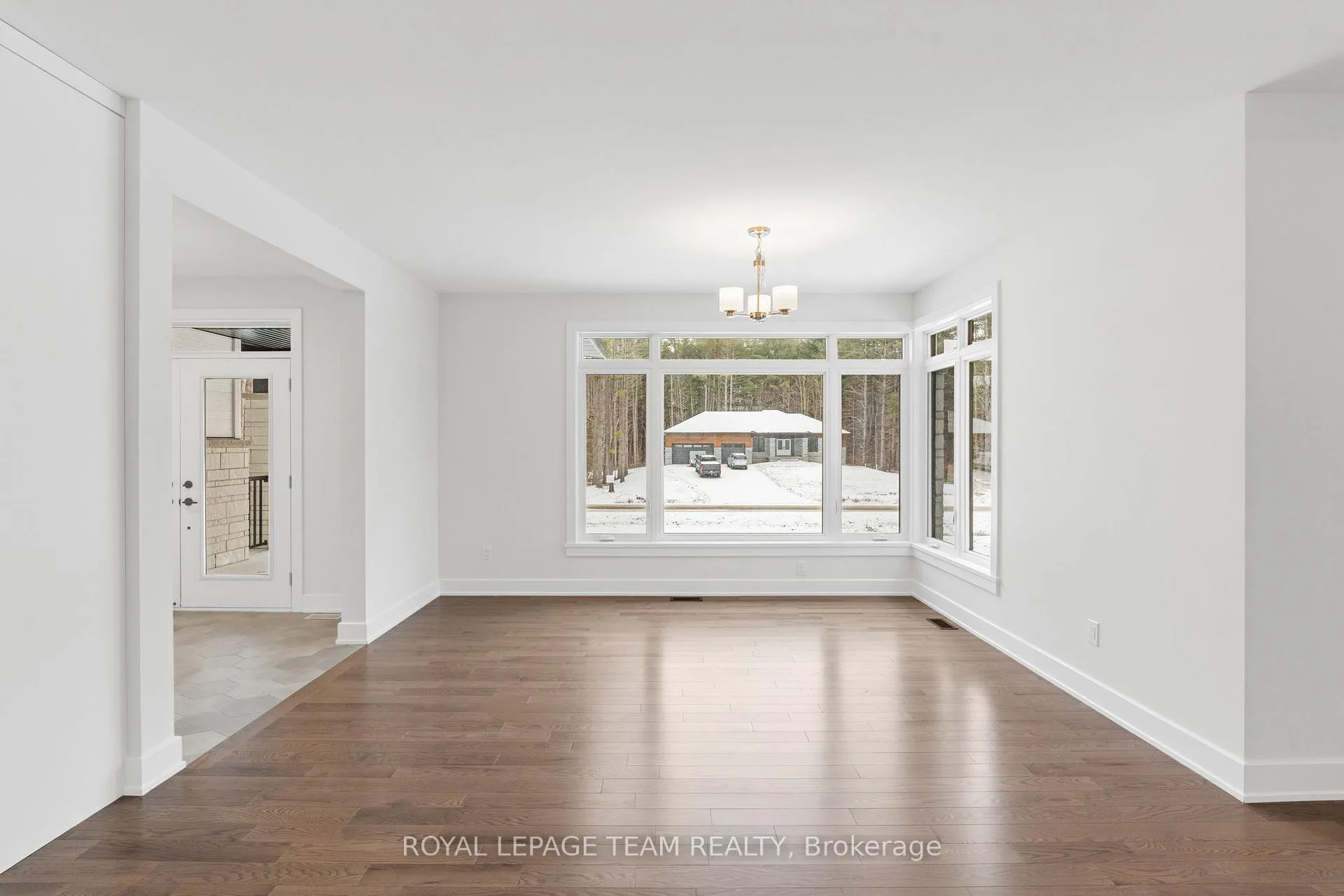 Photo 3 of 79 Hogan Drive, McNab/Braeside, Mcnab/Braeside Twps — HOMEH