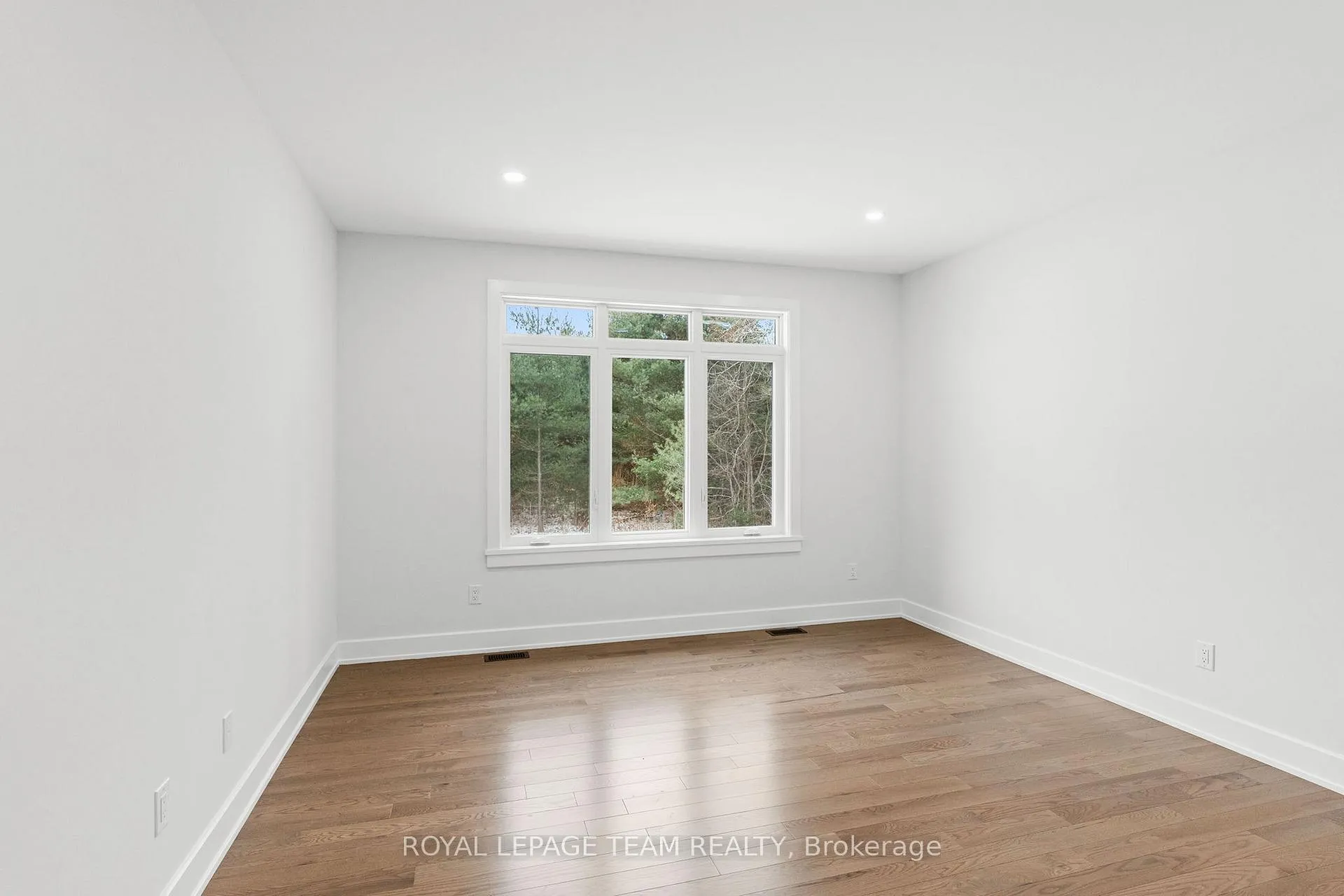 Photo 19 of 79 Hogan Drive, McNab/Braeside, Mcnab/Braeside Twps — HOMEH