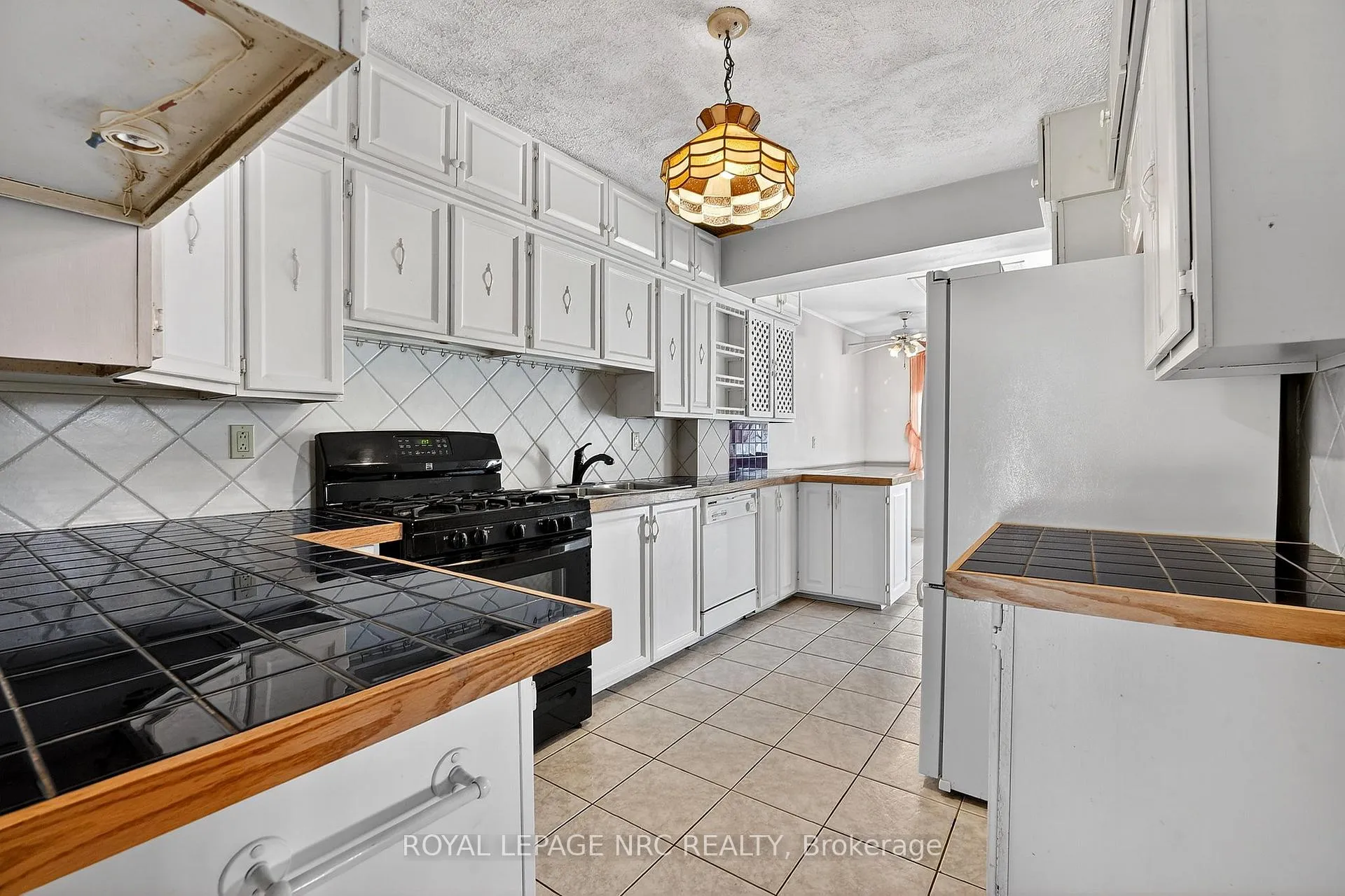 Photo 10 of 227 Cumberland Avenue, Hamilton, St. Clair — HOMEH