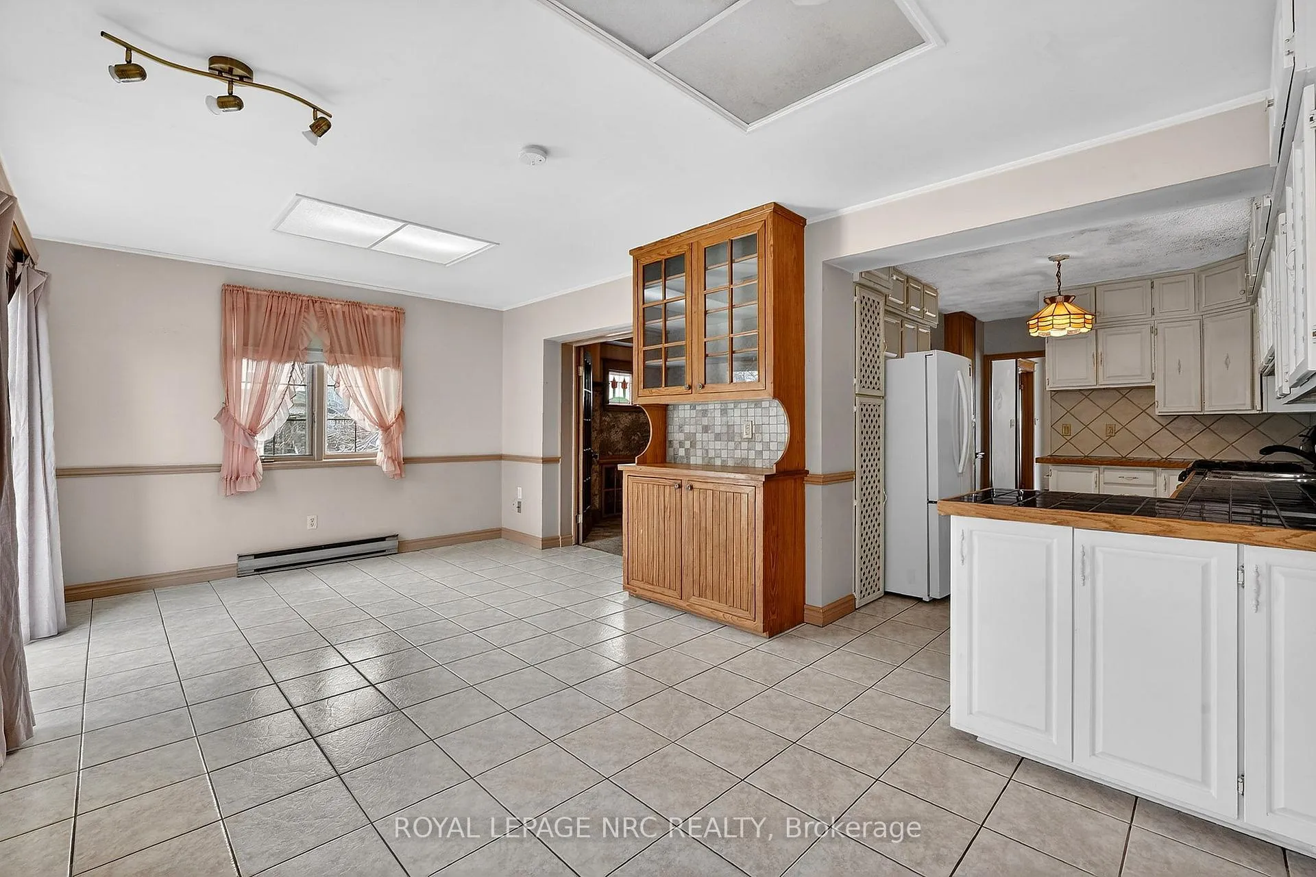 Photo 15 of 227 Cumberland Avenue, Hamilton, St. Clair — HOMEH