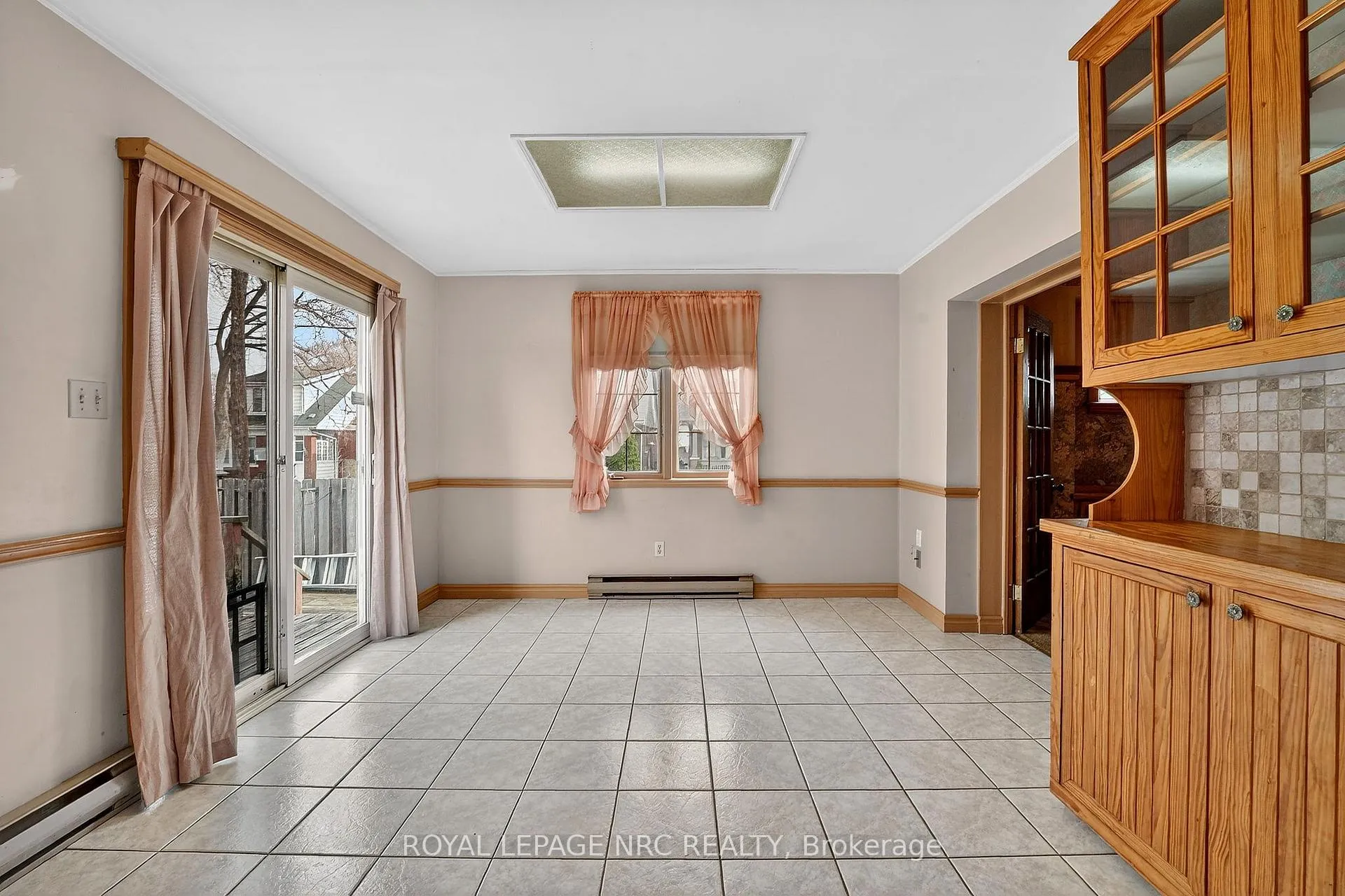 Photo 17 of 227 Cumberland Avenue, Hamilton, St. Clair — HOMEH