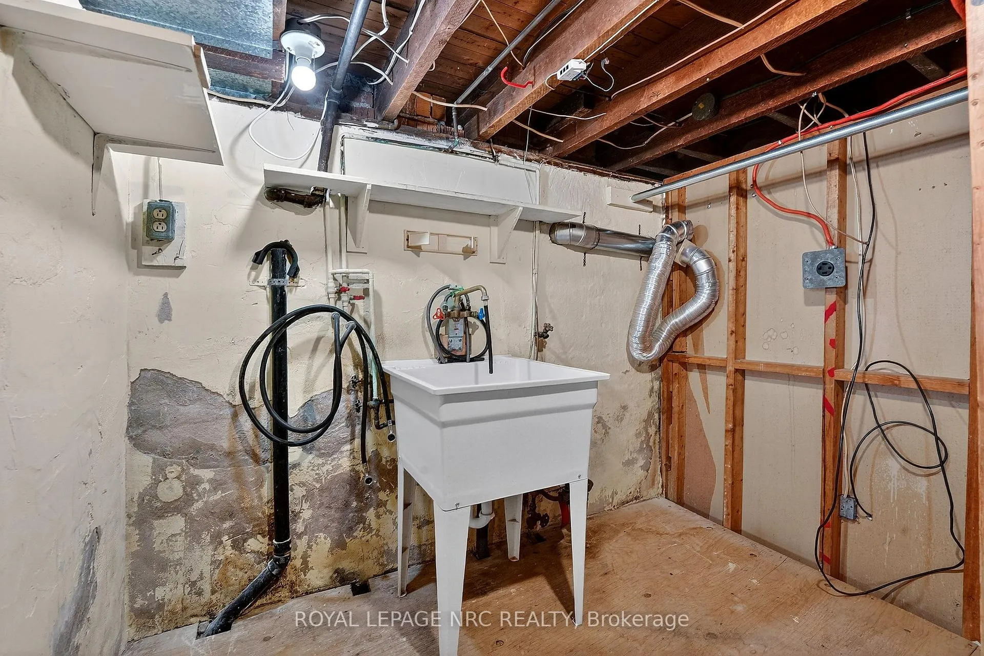 Photo 33 of 227 Cumberland Avenue, Hamilton, St. Clair — HOMEH