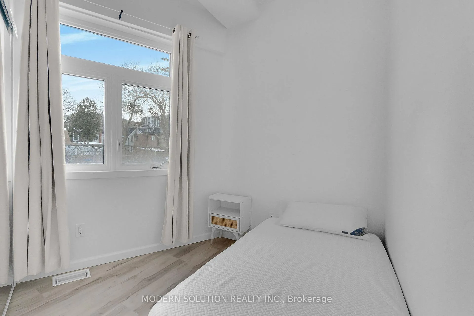 Photo 8 of Unit Upper, 66 Silverthorn Avenue, Toronto, Weston-Pellam Park — HOMEH
