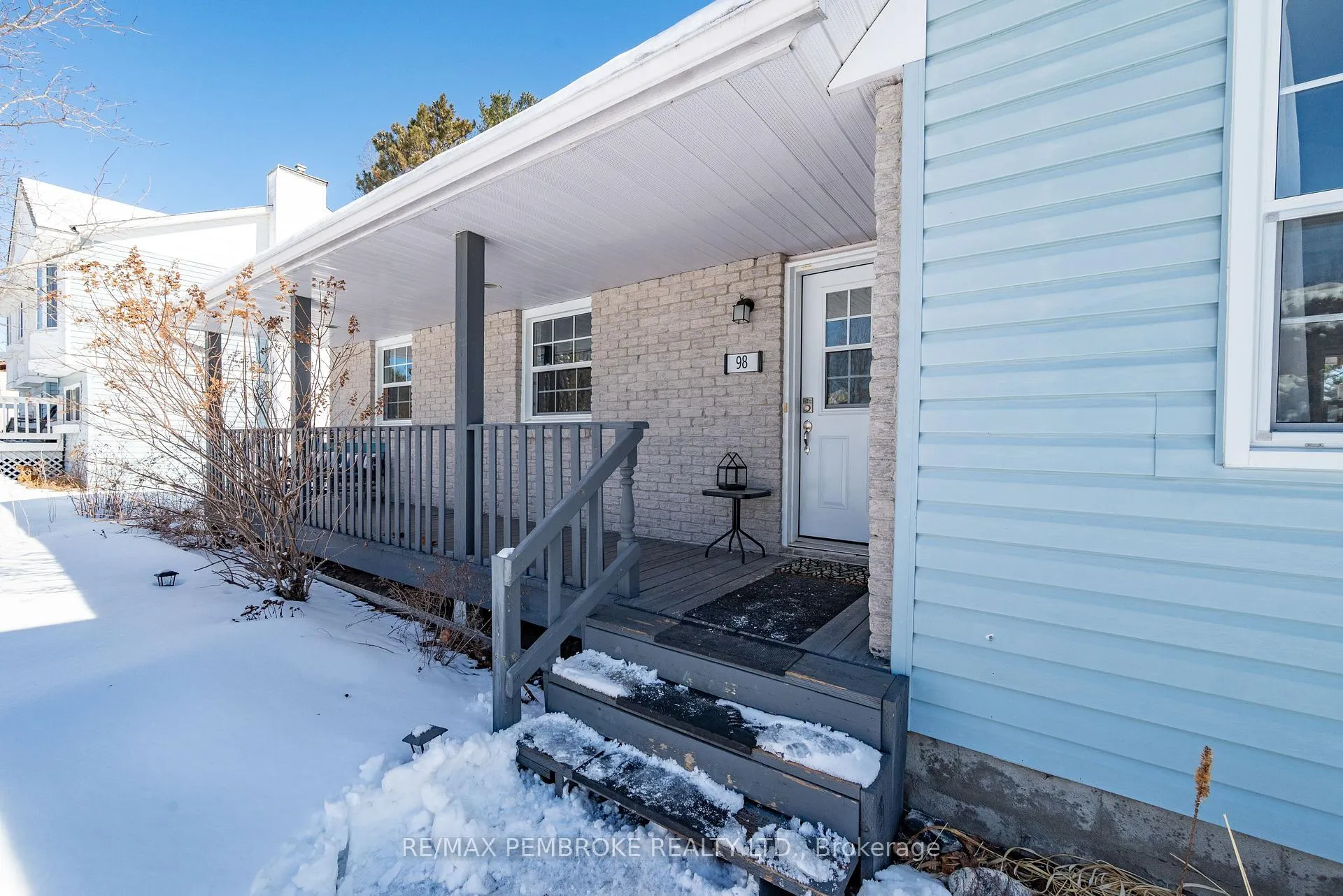 Photo 3 of 98 Spruce Street, Petawawa — HOMEH