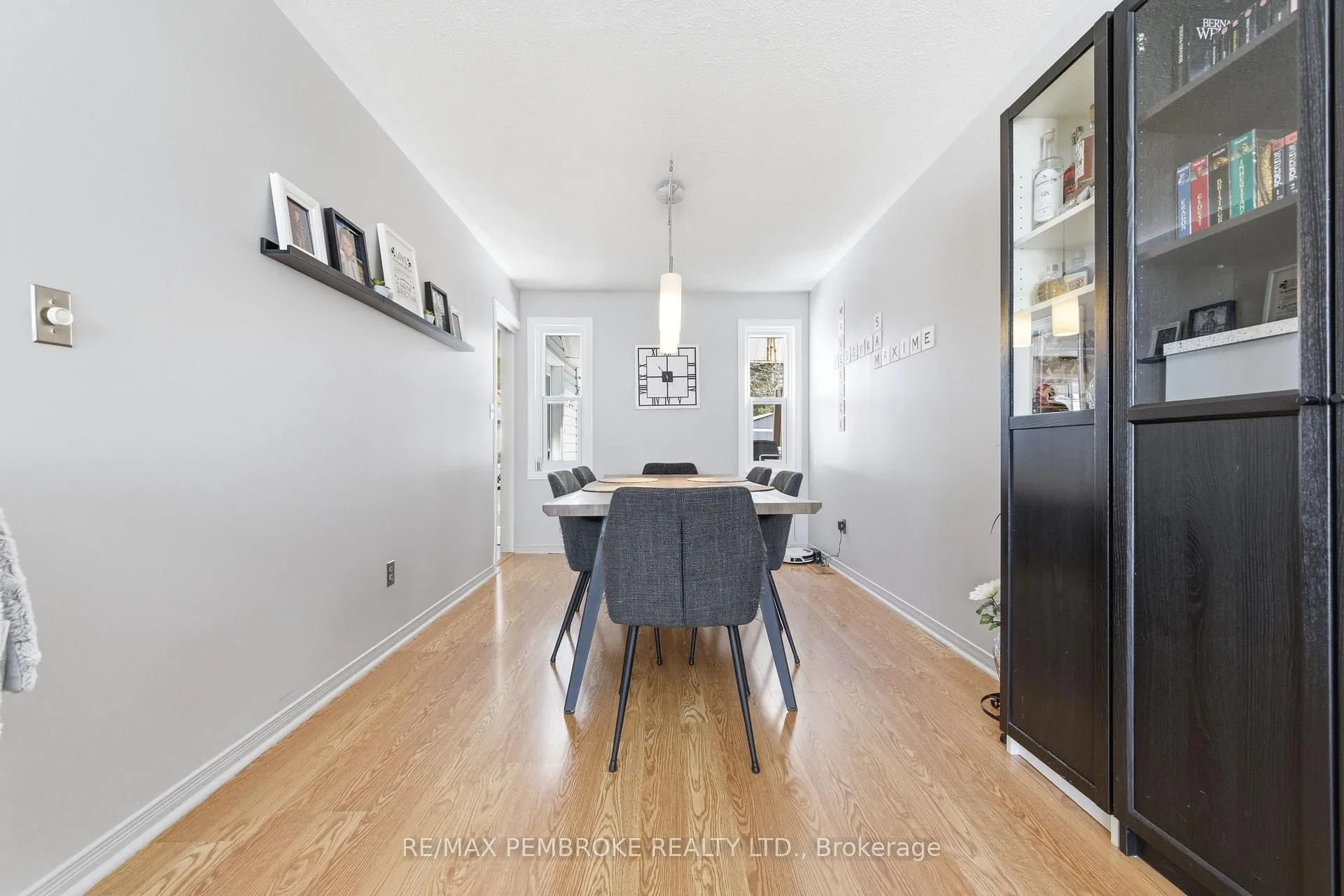 Photo 9 of 98 Spruce Street, Petawawa — HOMEH