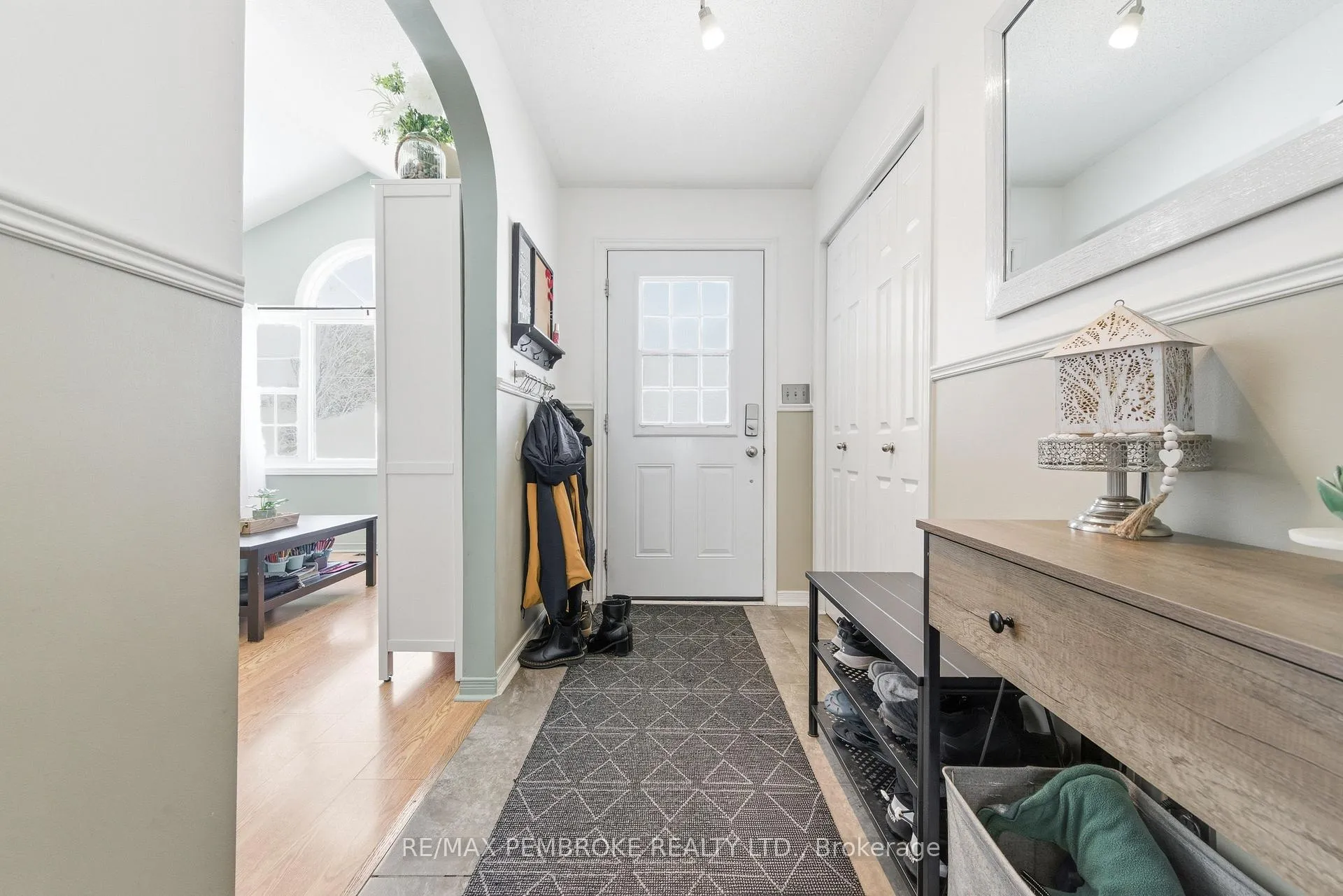Photo 13 of 98 Spruce Street, Petawawa — HOMEH