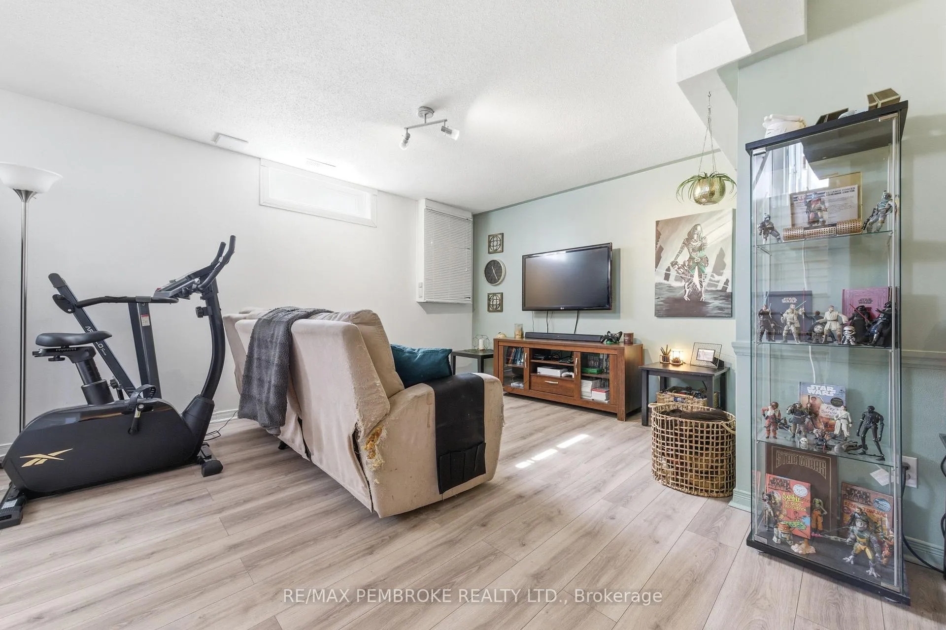 Photo 32 of 98 Spruce Street, Petawawa — HOMEH
