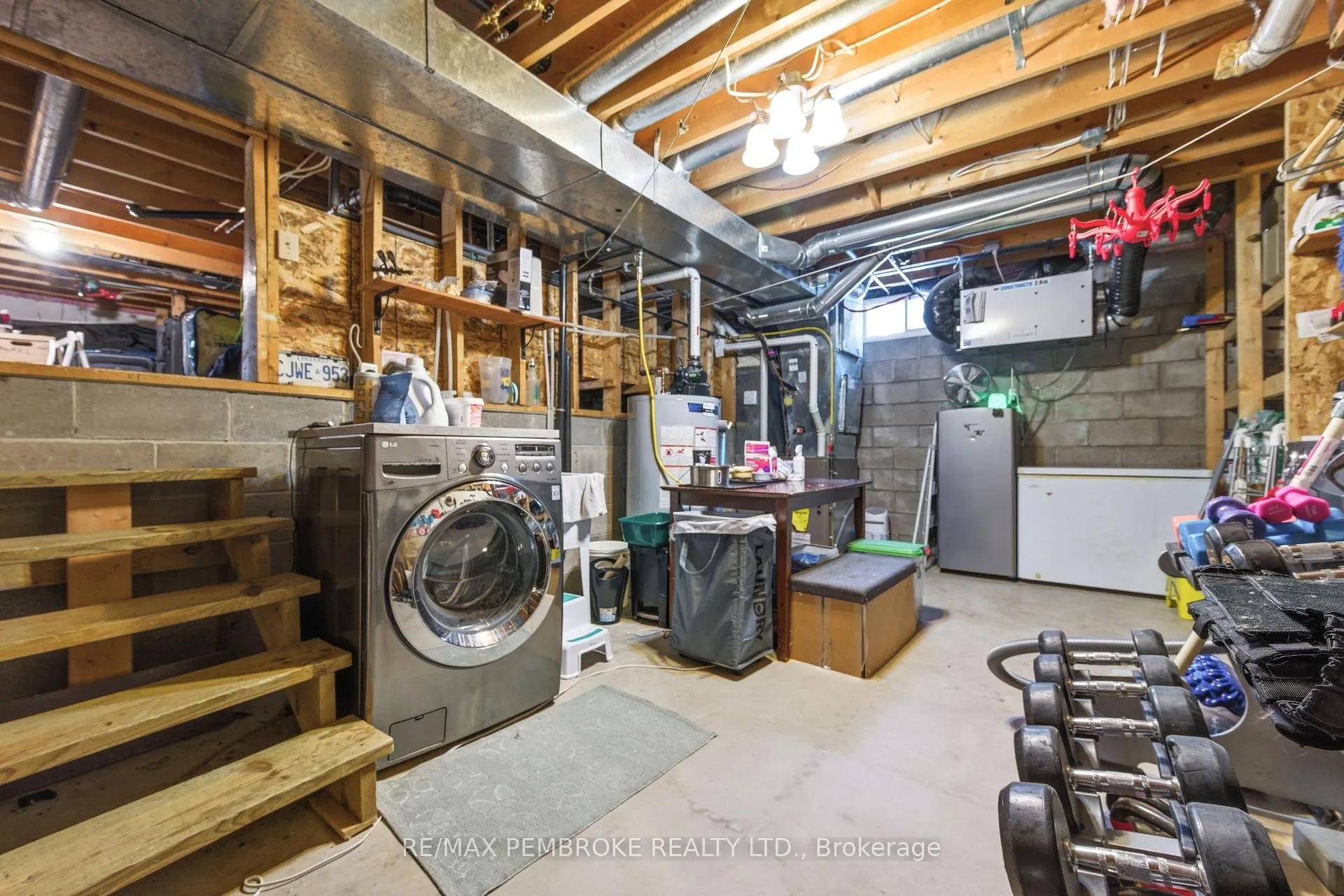 Photo 33 of 98 Spruce Street, Petawawa — HOMEH
