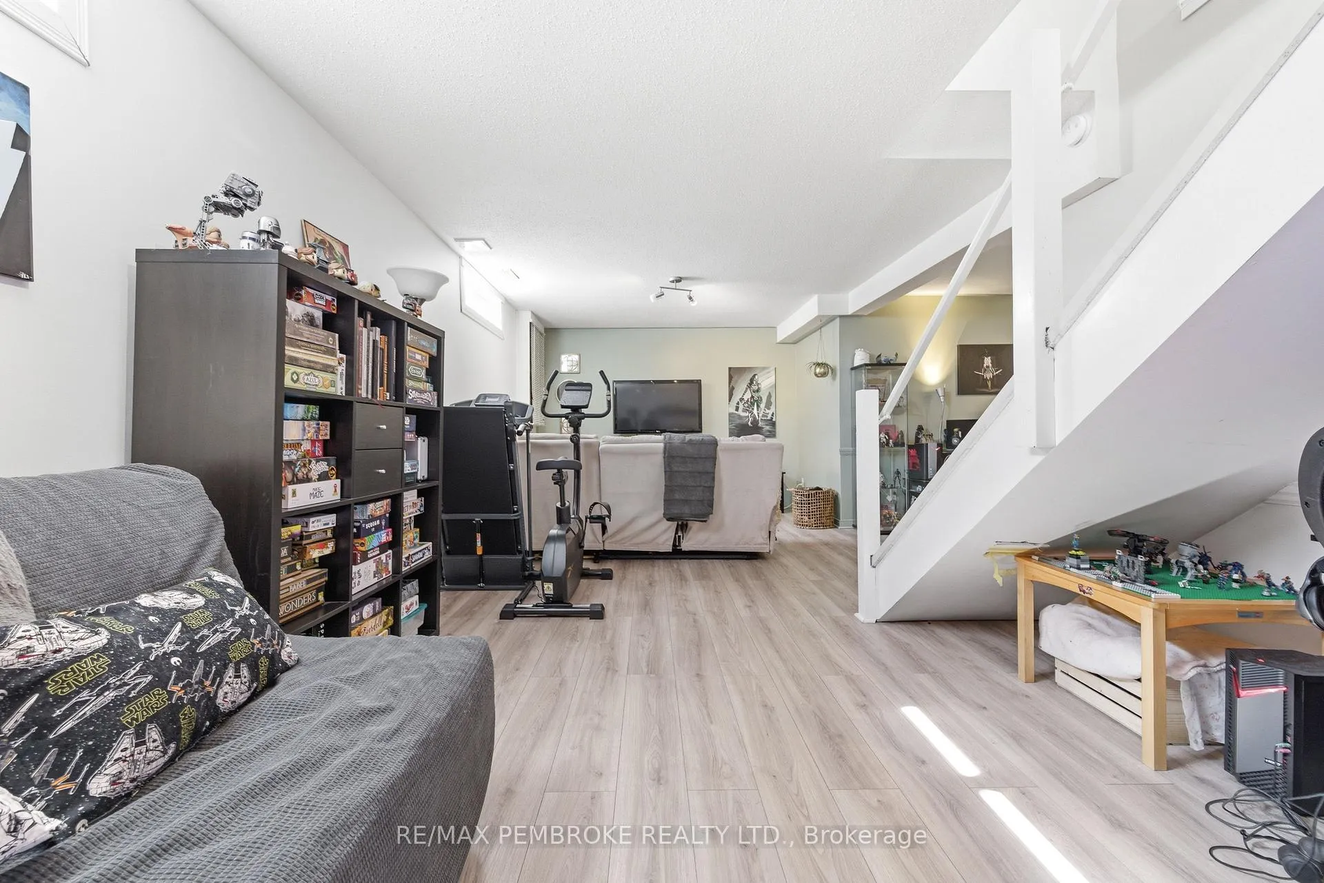Photo 34 of 98 Spruce Street, Petawawa — HOMEH
