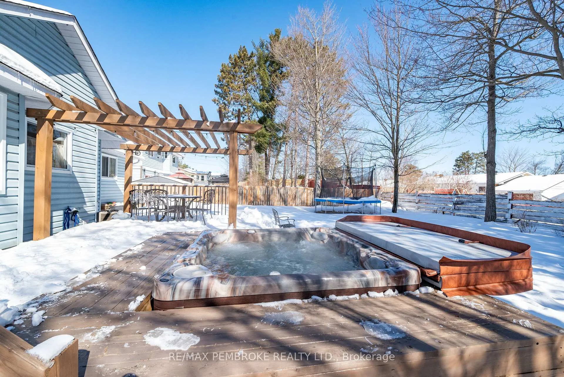 Photo 38 of 98 Spruce Street, Petawawa — HOMEH