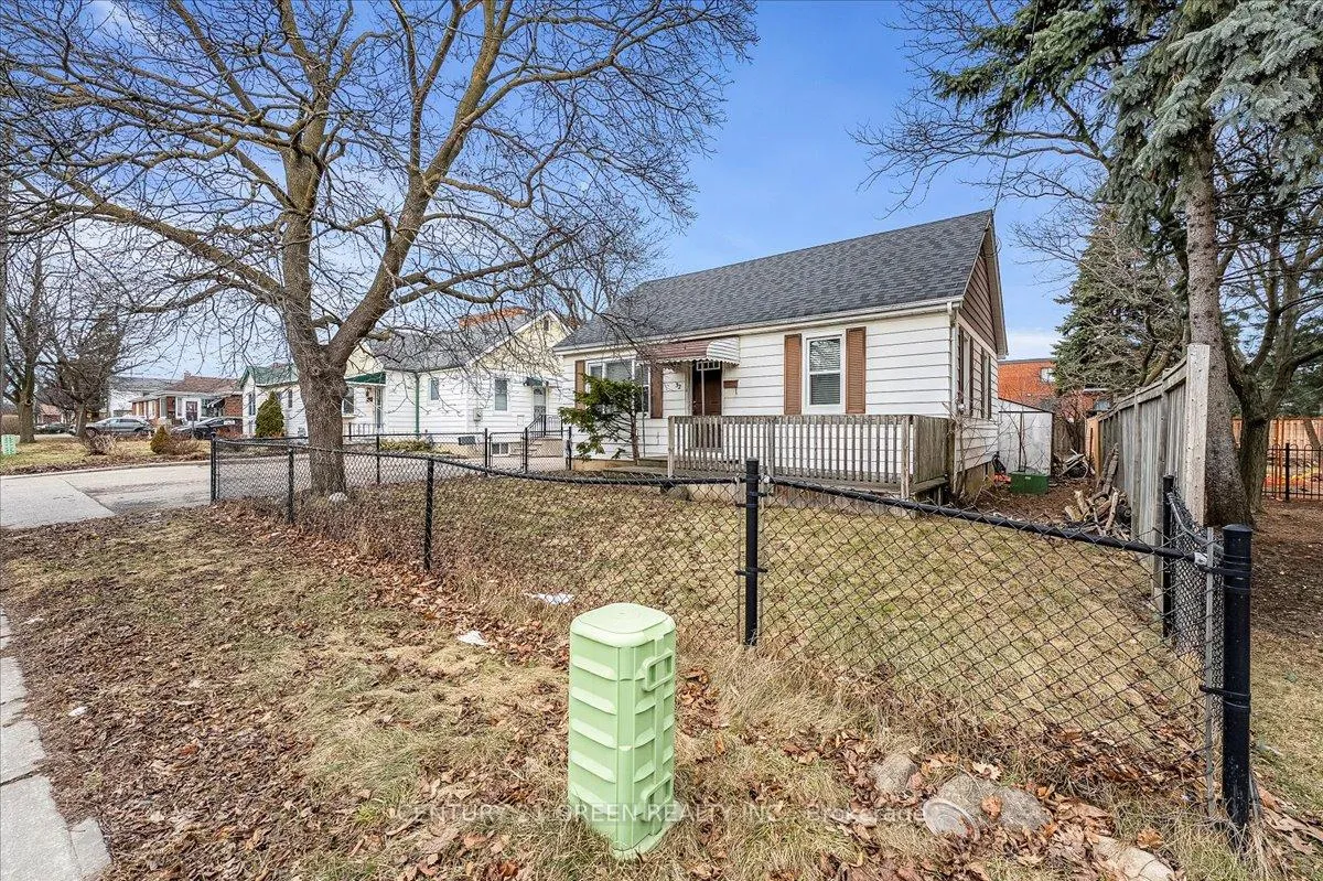 Photo 2 of 32 Beech Street, Brampton, Queen Street Corridor — HOMEH