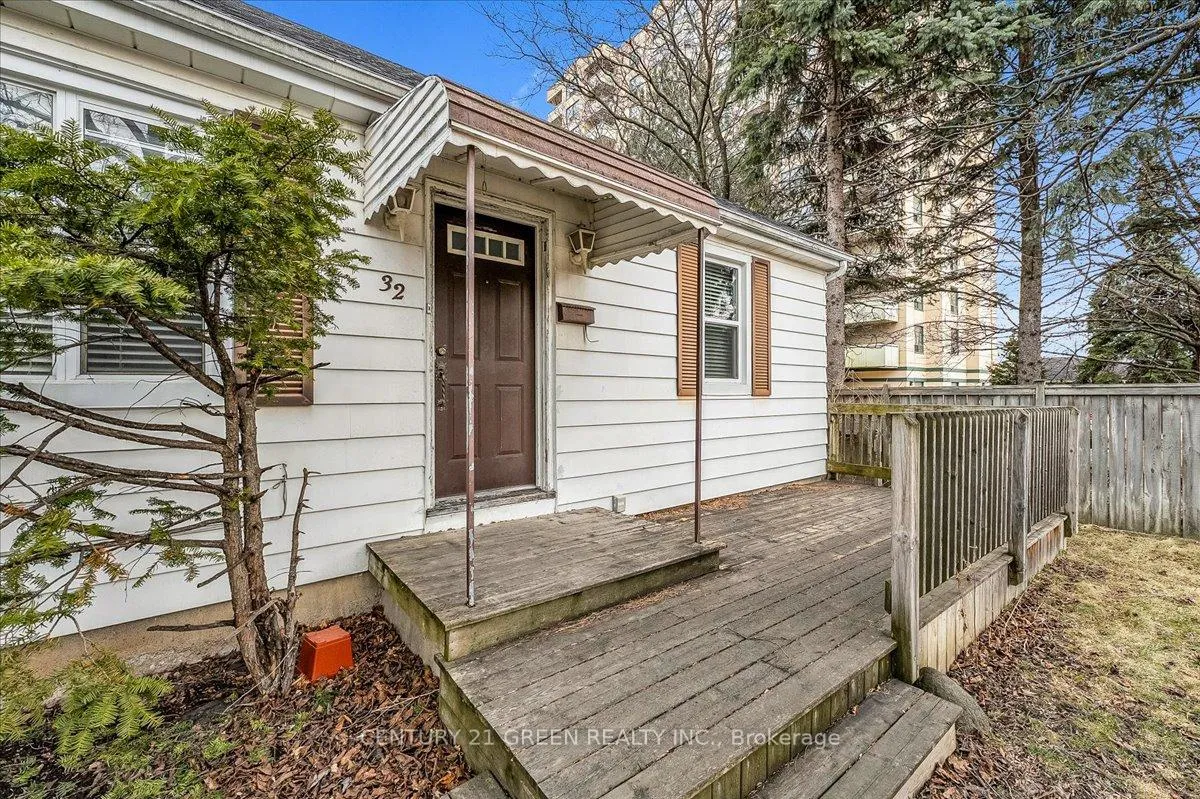 Photo 3 of 32 Beech Street, Brampton, Queen Street Corridor — HOMEH