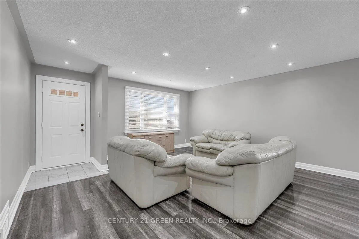 Photo 4 of 32 Beech Street, Brampton, Queen Street Corridor — HOMEH