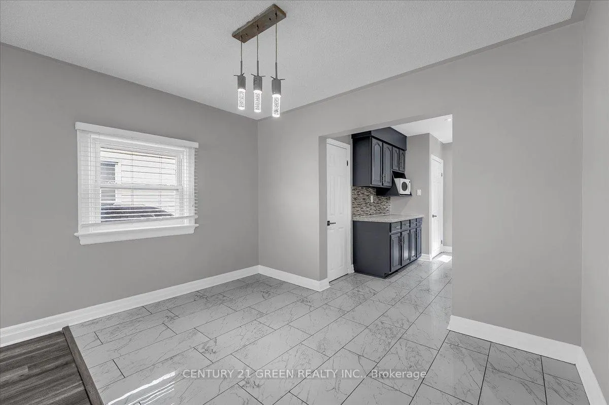 Photo 9 of 32 Beech Street, Brampton, Queen Street Corridor — HOMEH