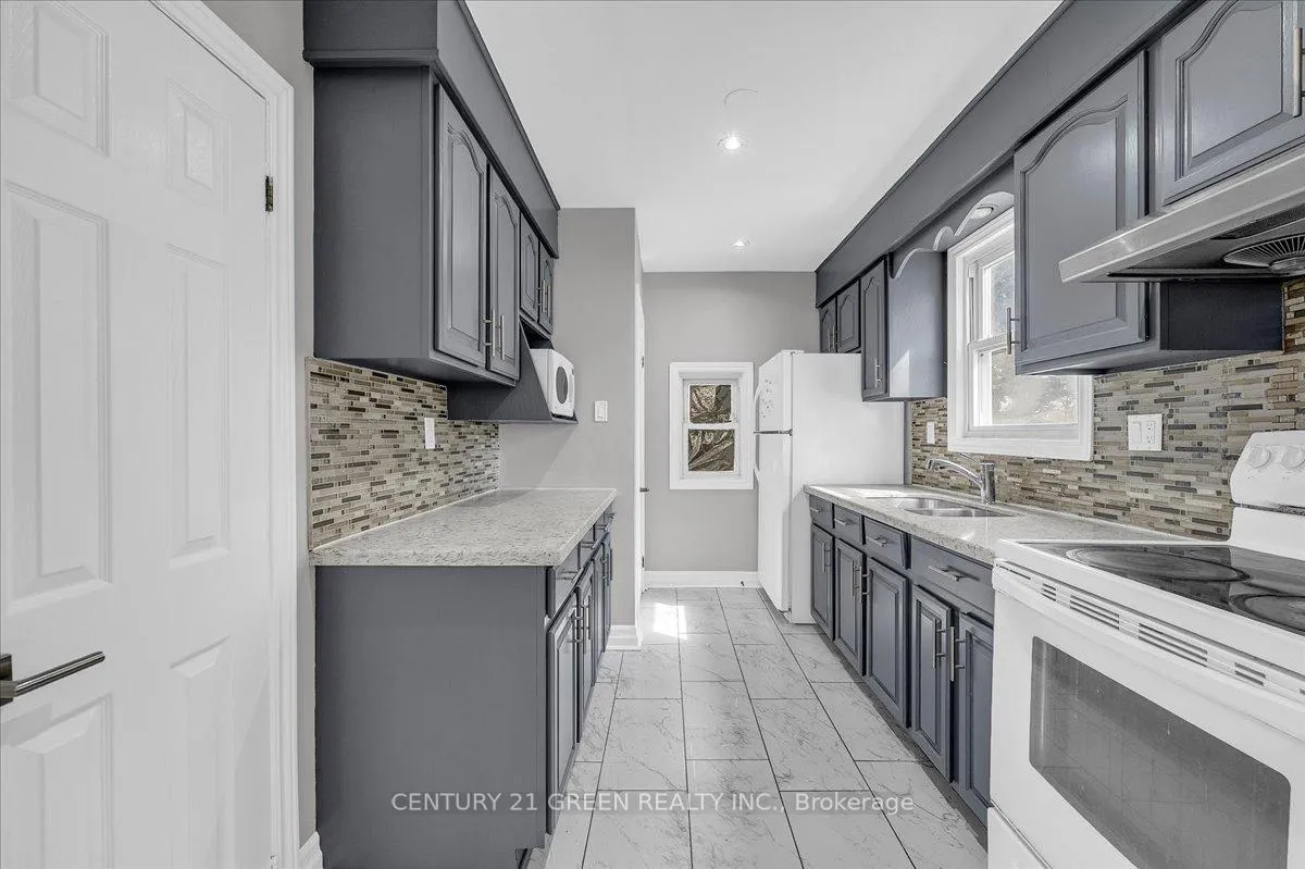 Photo 11 of 32 Beech Street, Brampton, Queen Street Corridor — HOMEH