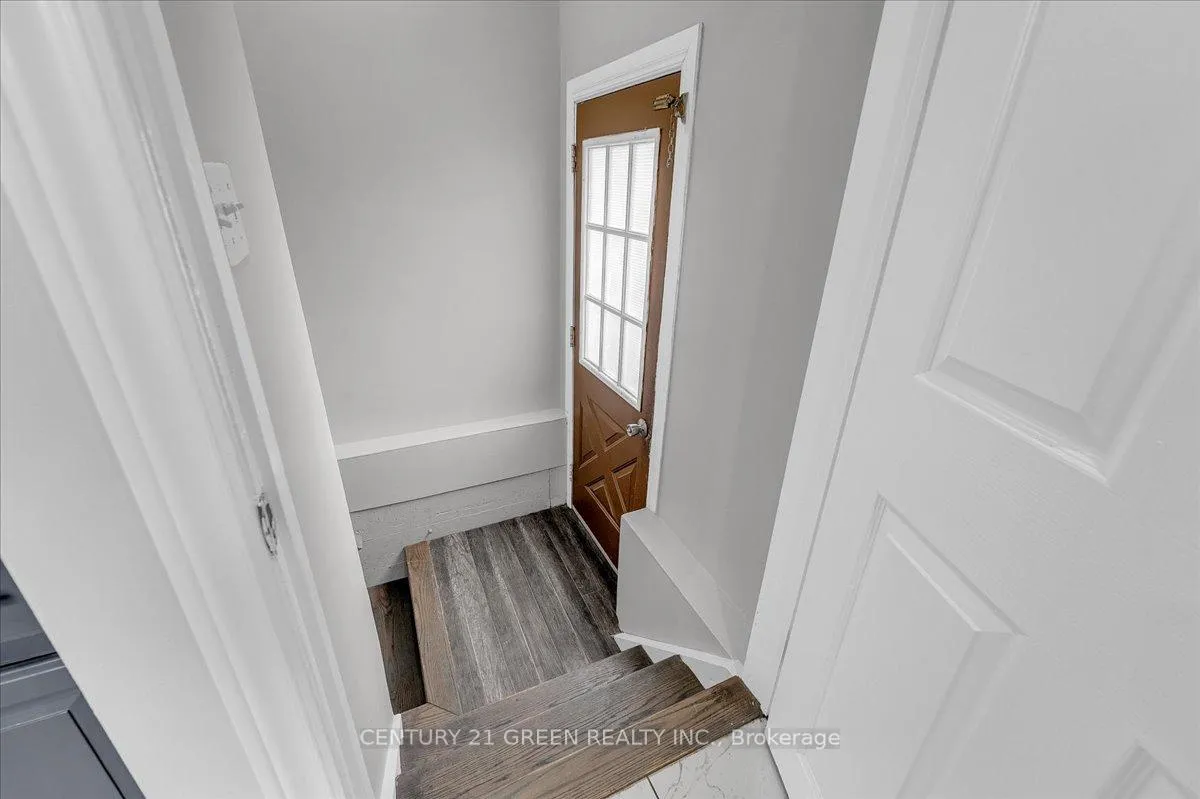 Photo 25 of 32 Beech Street, Brampton, Queen Street Corridor — HOMEH