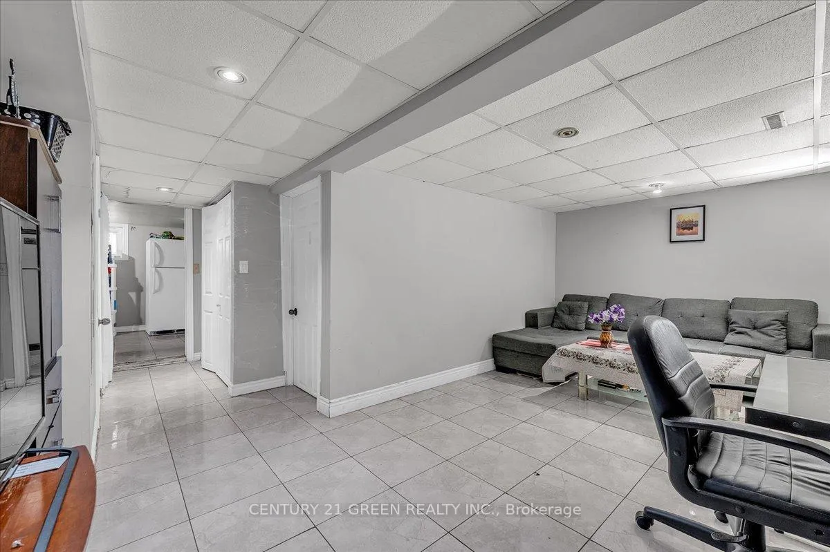 Photo 30 of 32 Beech Street, Brampton, Queen Street Corridor — HOMEH
