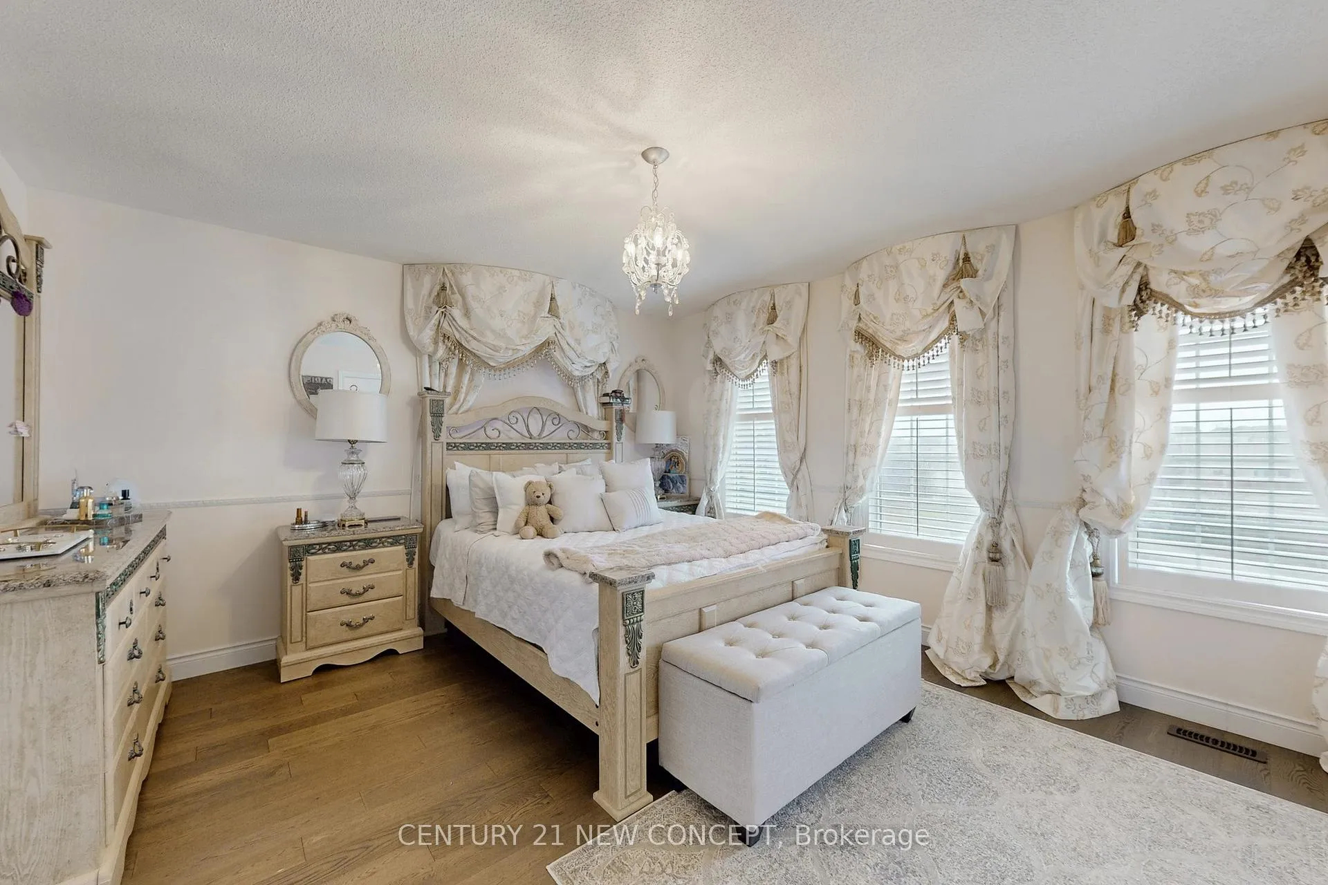 Photo 27 of 21 Adriatic Crescent, Brampton, Vales of Castlemore North — HOMEH
