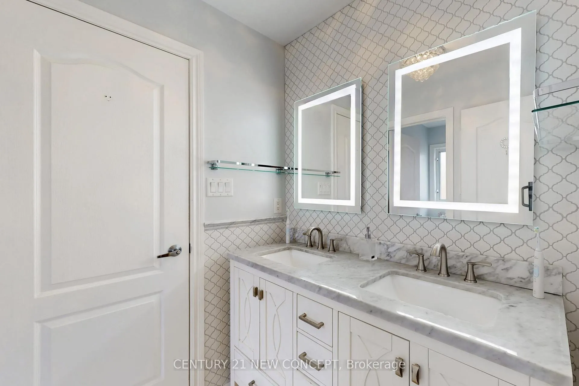 Photo 29 of 21 Adriatic Crescent, Brampton, Vales of Castlemore North — HOMEH