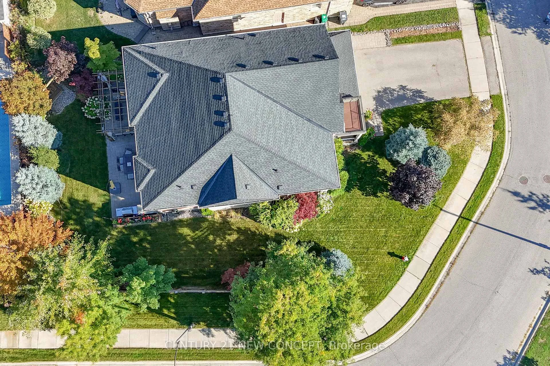 Photo 39 of 21 Adriatic Crescent, Brampton, Vales of Castlemore North — HOMEH