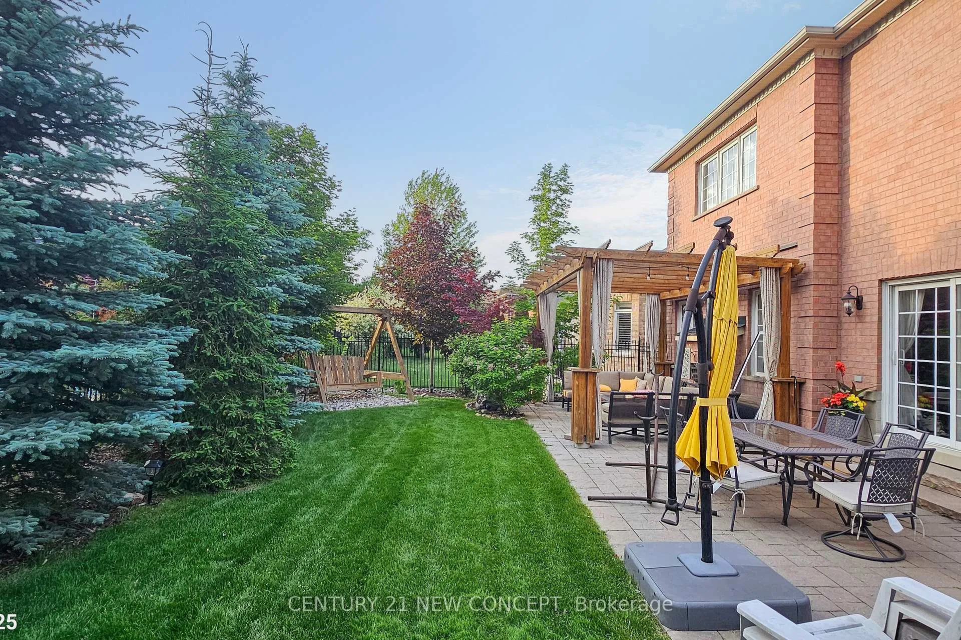 Photo 42 of 21 Adriatic Crescent, Brampton, Vales of Castlemore North — HOMEH