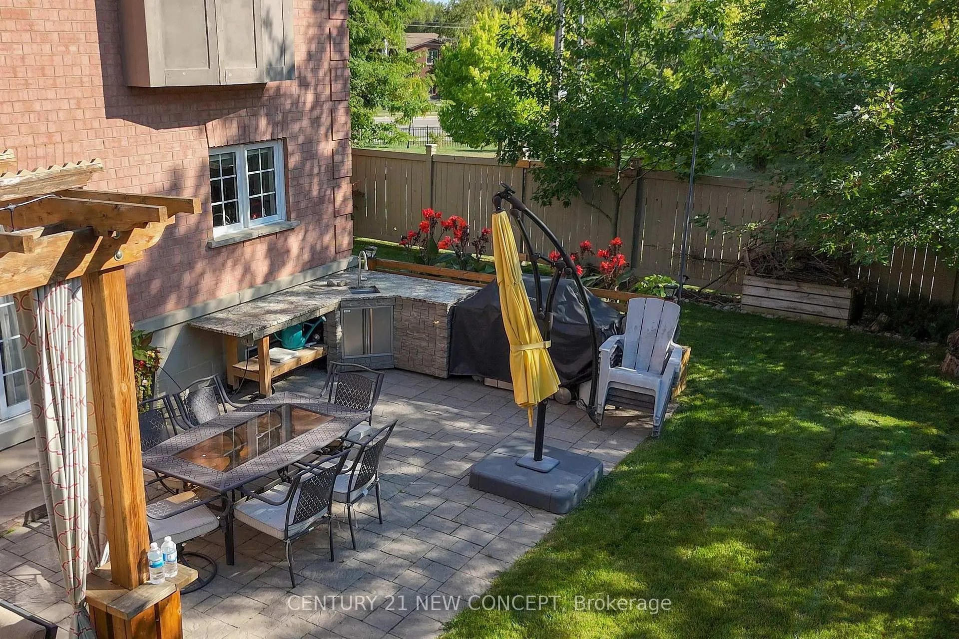Photo 43 of 21 Adriatic Crescent, Brampton, Vales of Castlemore North — HOMEH