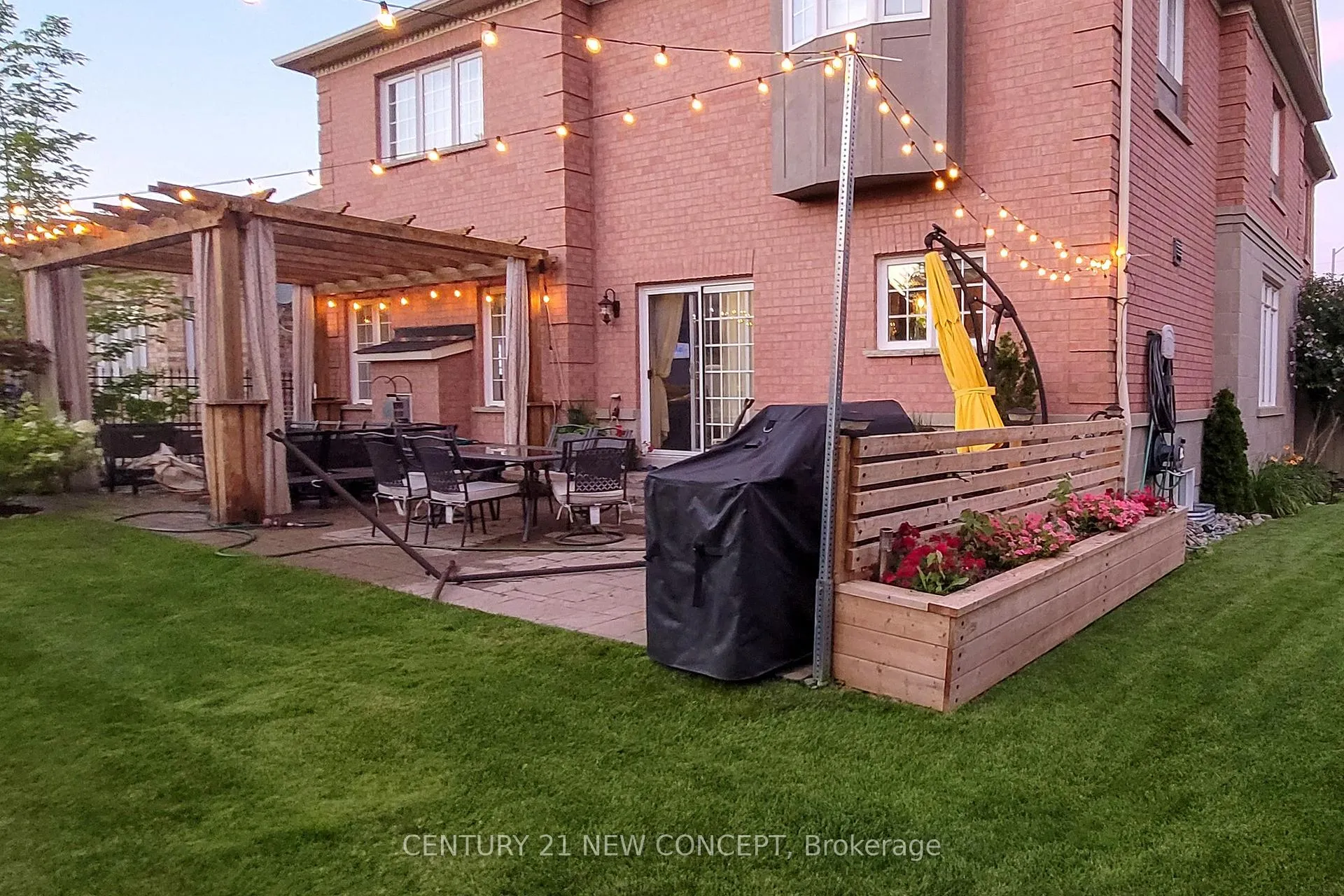 Photo 46 of 21 Adriatic Crescent, Brampton, Vales of Castlemore North — HOMEH