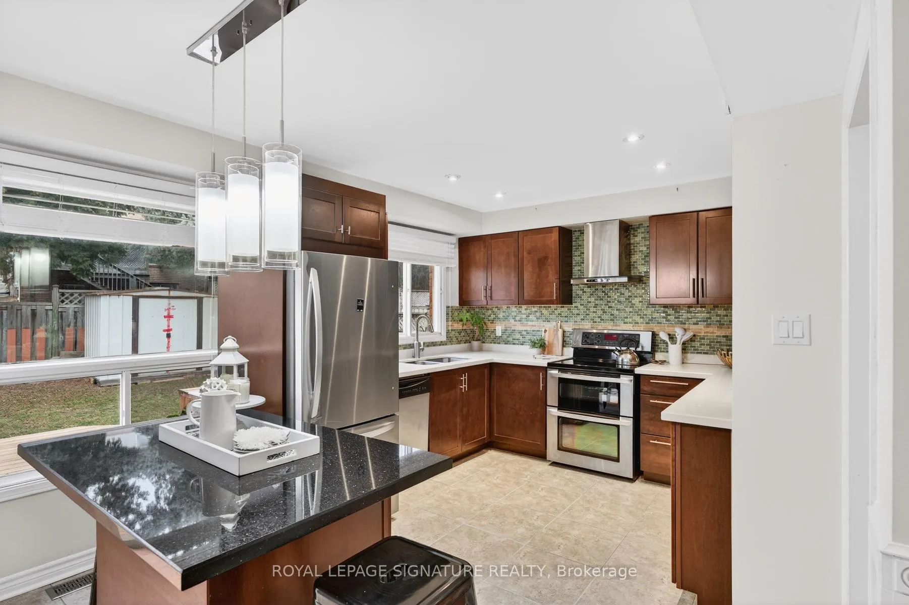 Photo 8 of 118 Bassett Boulevard, Whitby, Pringle Creek — HOMEH