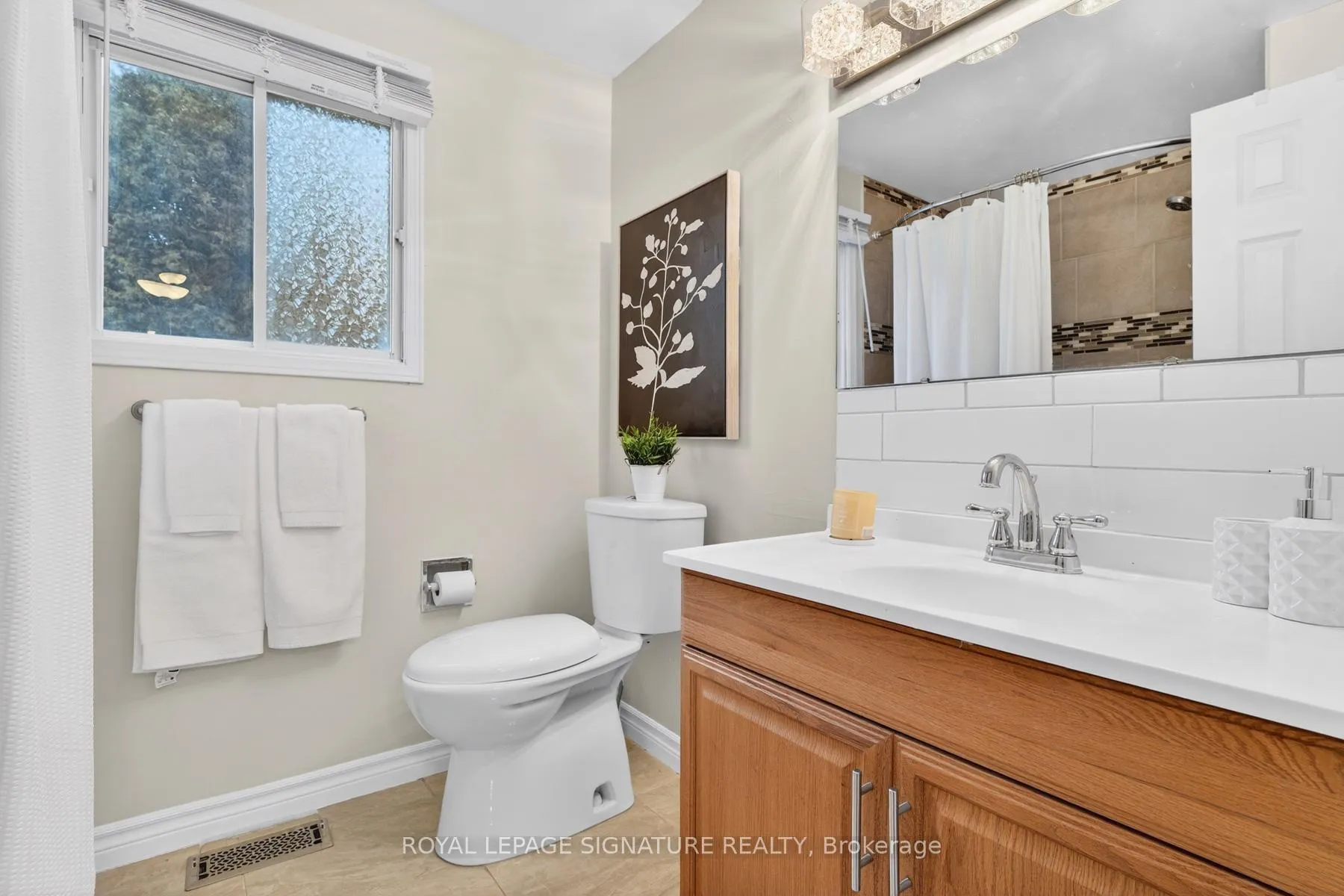 Photo 26 of 118 Bassett Boulevard, Whitby, Pringle Creek — HOMEH
