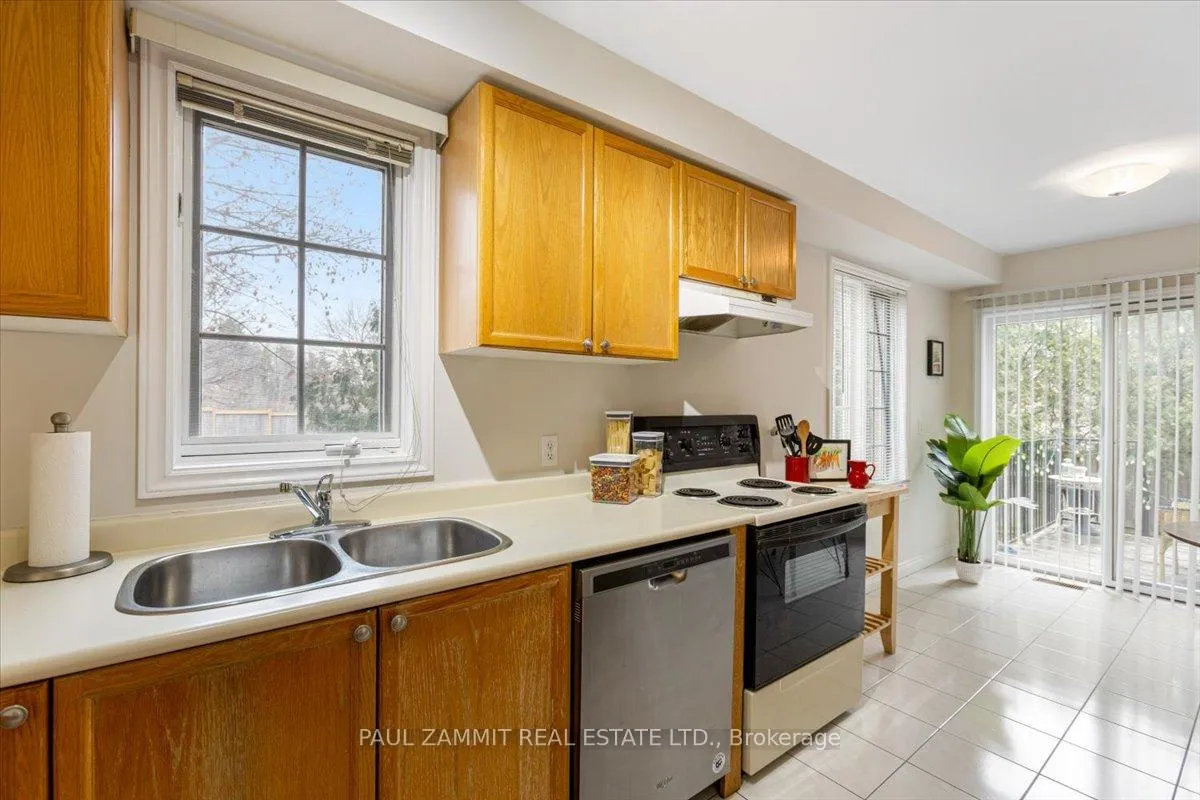 Photo 15 of 1 Wetherby Circle, Markham, German Mills — HOMEH