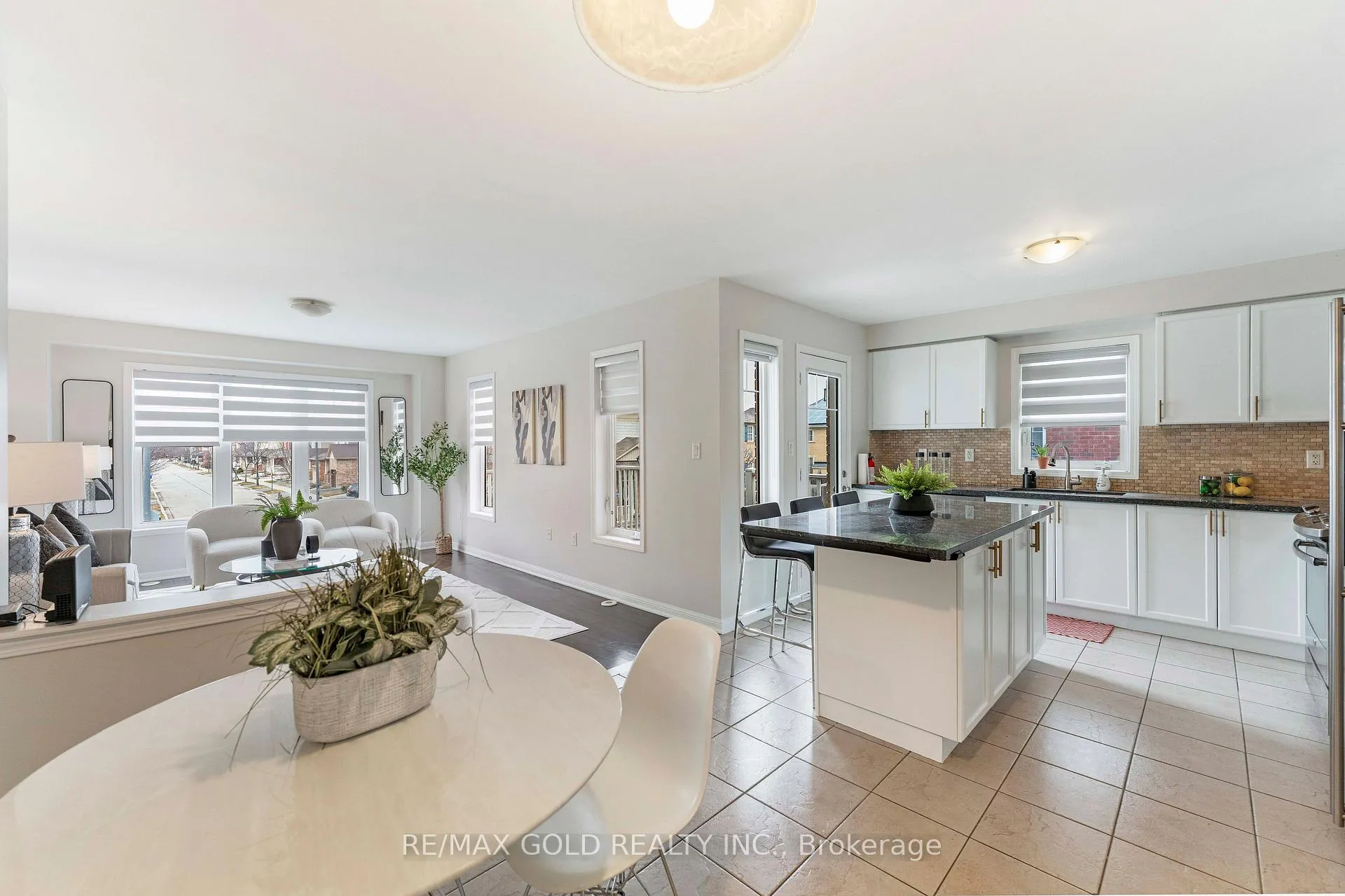 Photo 15 of 323 Dymott Avenue, Milton, Harrison — HOMEH