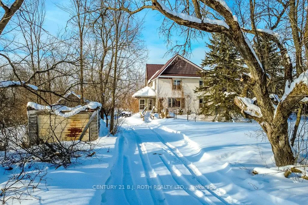 Photo 2 of 2448 Town Line, Oro-Medonte, Rural Oro-Medonte — HOMEH