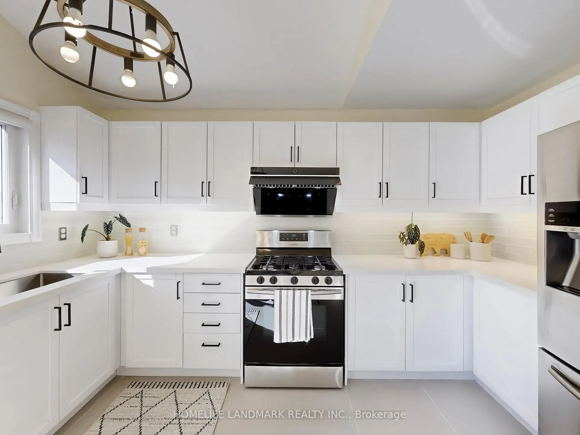 Photo 11 of 213 Montebello Avenue, Vaughan, Sonoma Heights — HOMEH