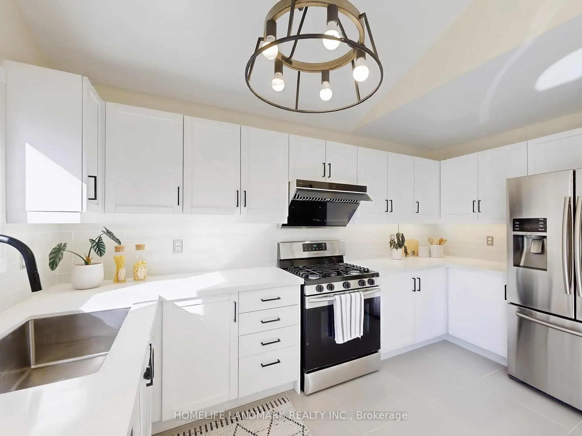 Photo 12 of 213 Montebello Avenue, Vaughan, Sonoma Heights — HOMEH