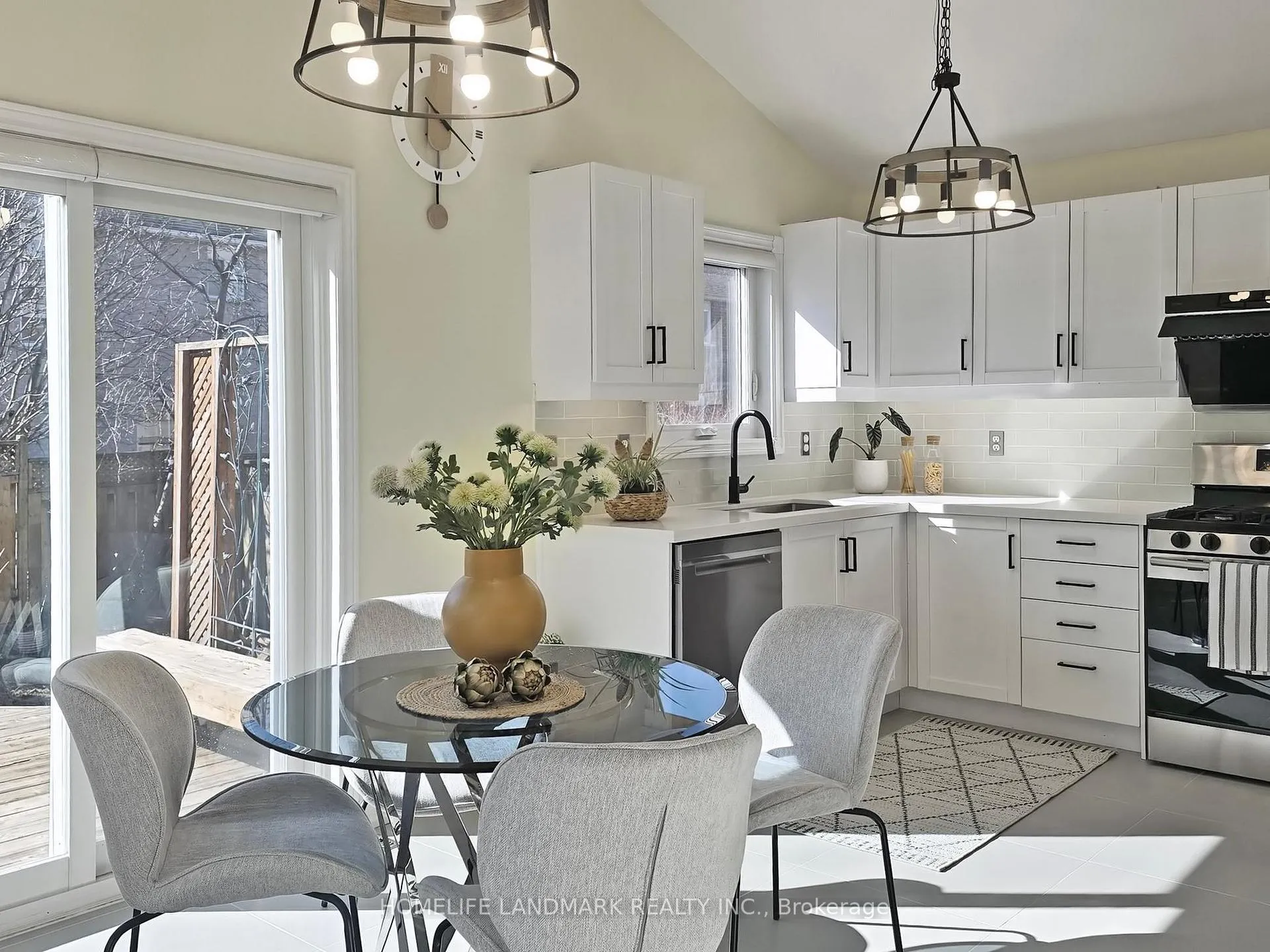 Photo 15 of 213 Montebello Avenue, Vaughan, Sonoma Heights — HOMEH